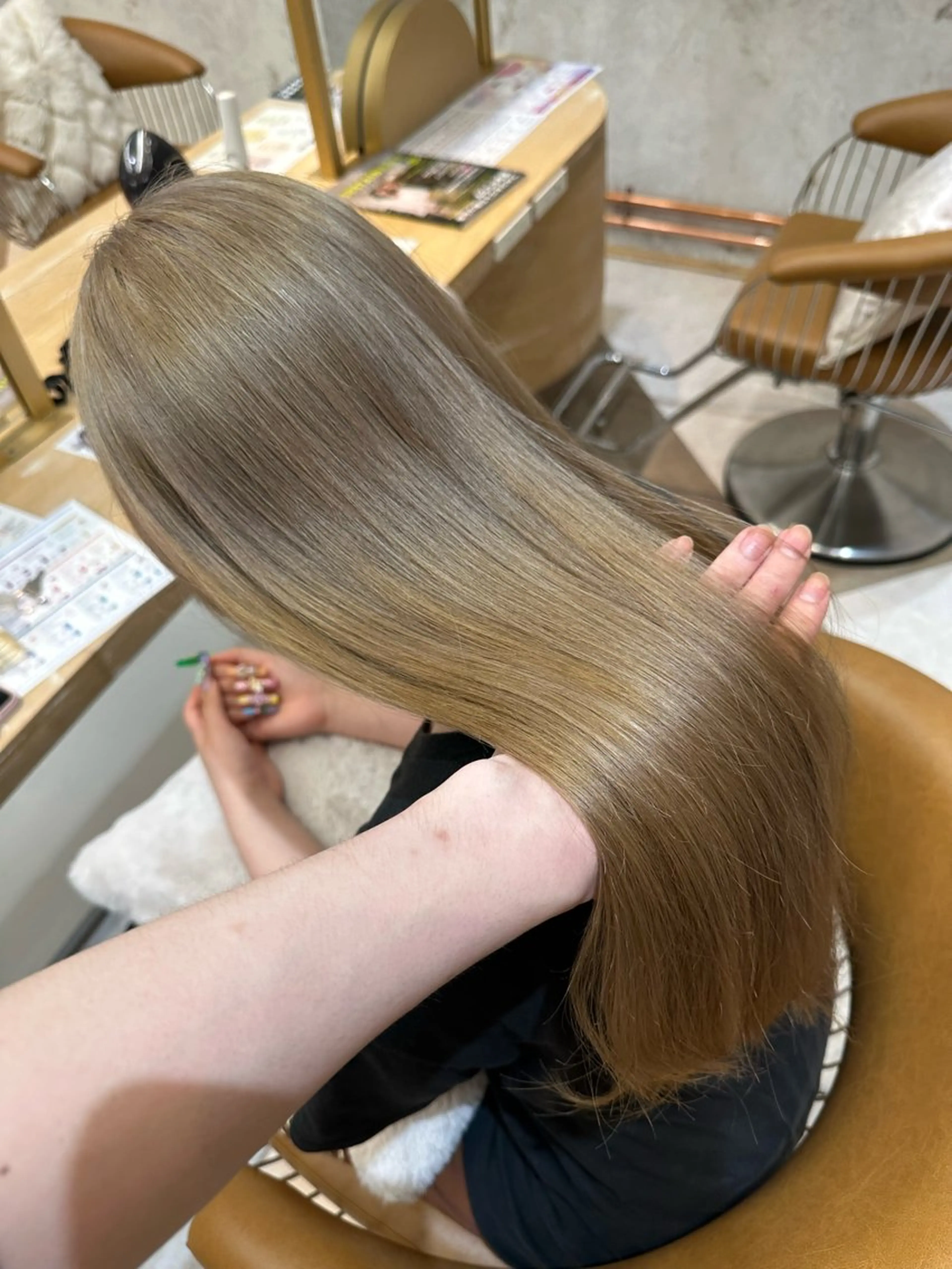 ロング カラー 荻野 峻輔/レイヤー /ハッシュ/透明感のヘアスタイル