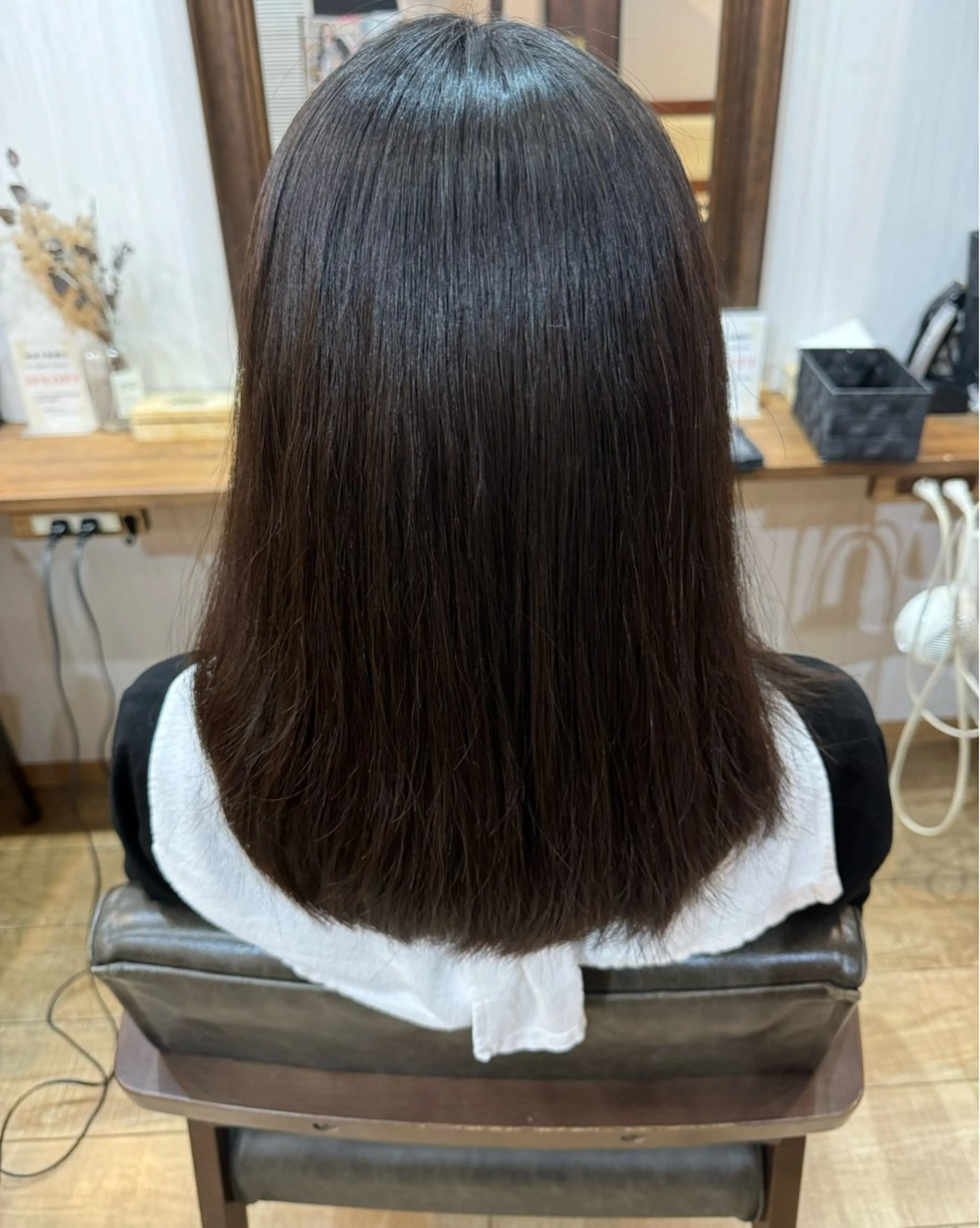 セミロング 縮毛矯正 八木 輝のヘアスタイル