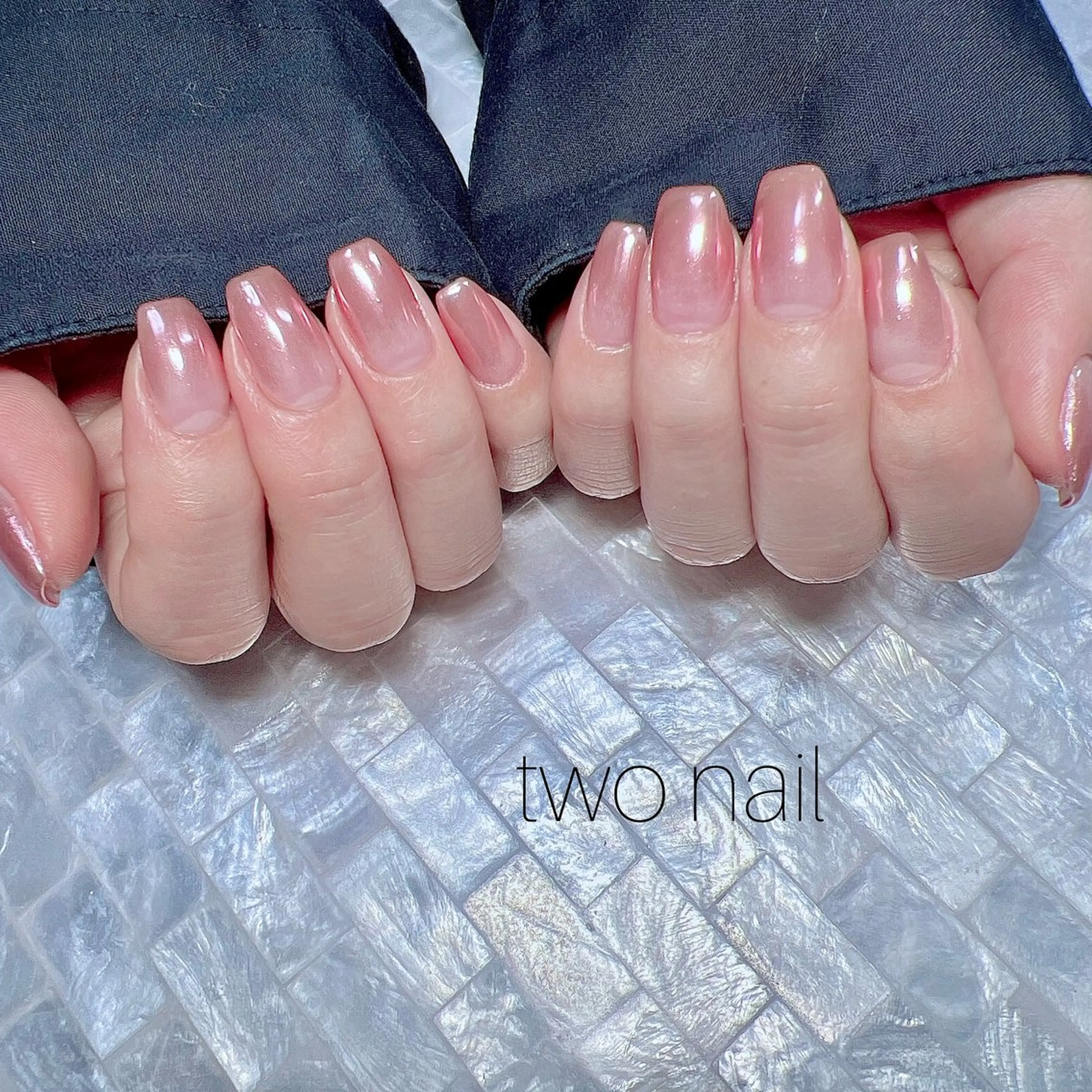 ネイル キラキラネイル ネイルチップ ホワイト ハンドネイル two nailのネイルデザイン