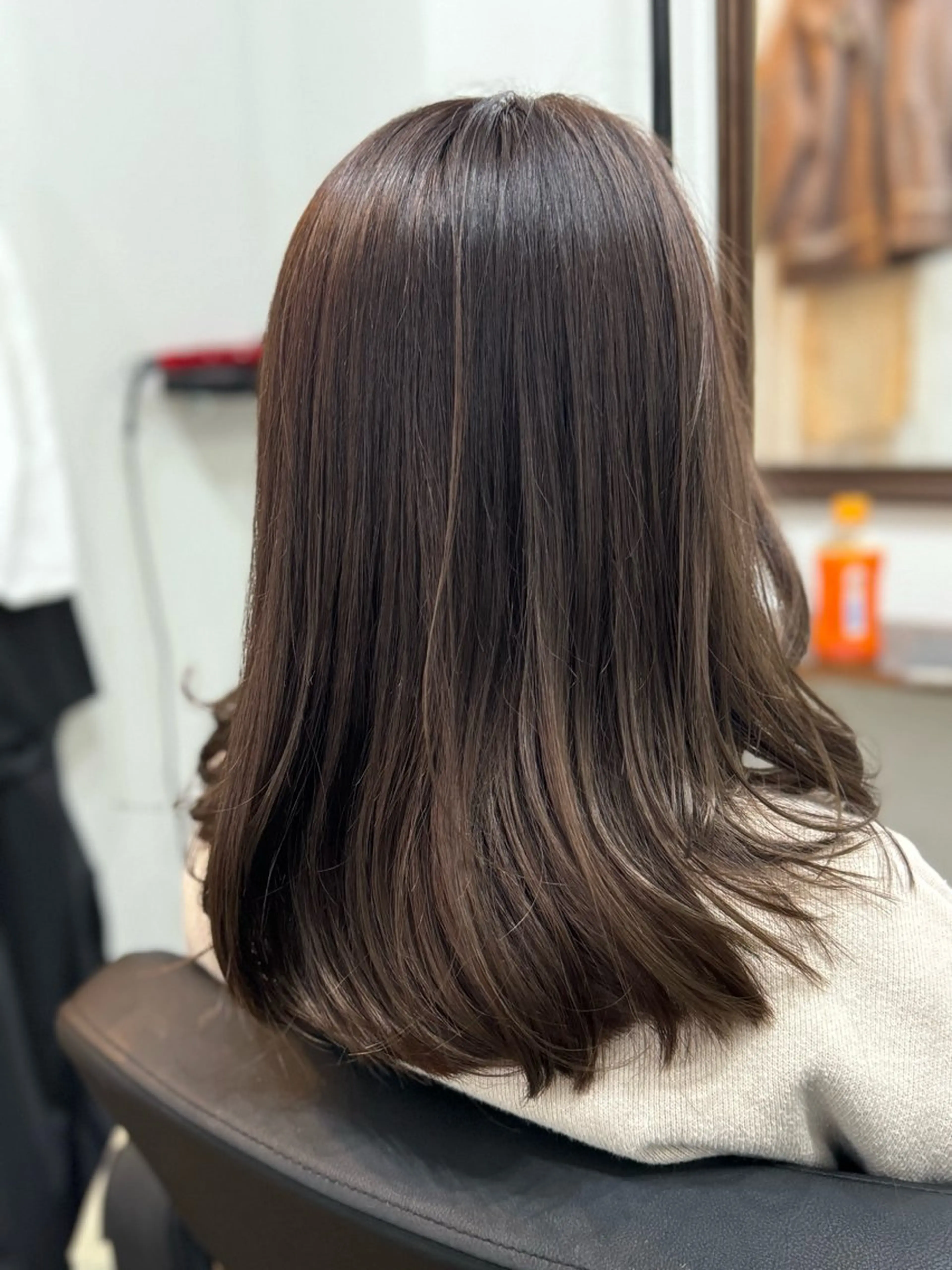 ミディアム カラー グレージュ カット ヘアカラー 椎葉 祐也のヘアスタイル