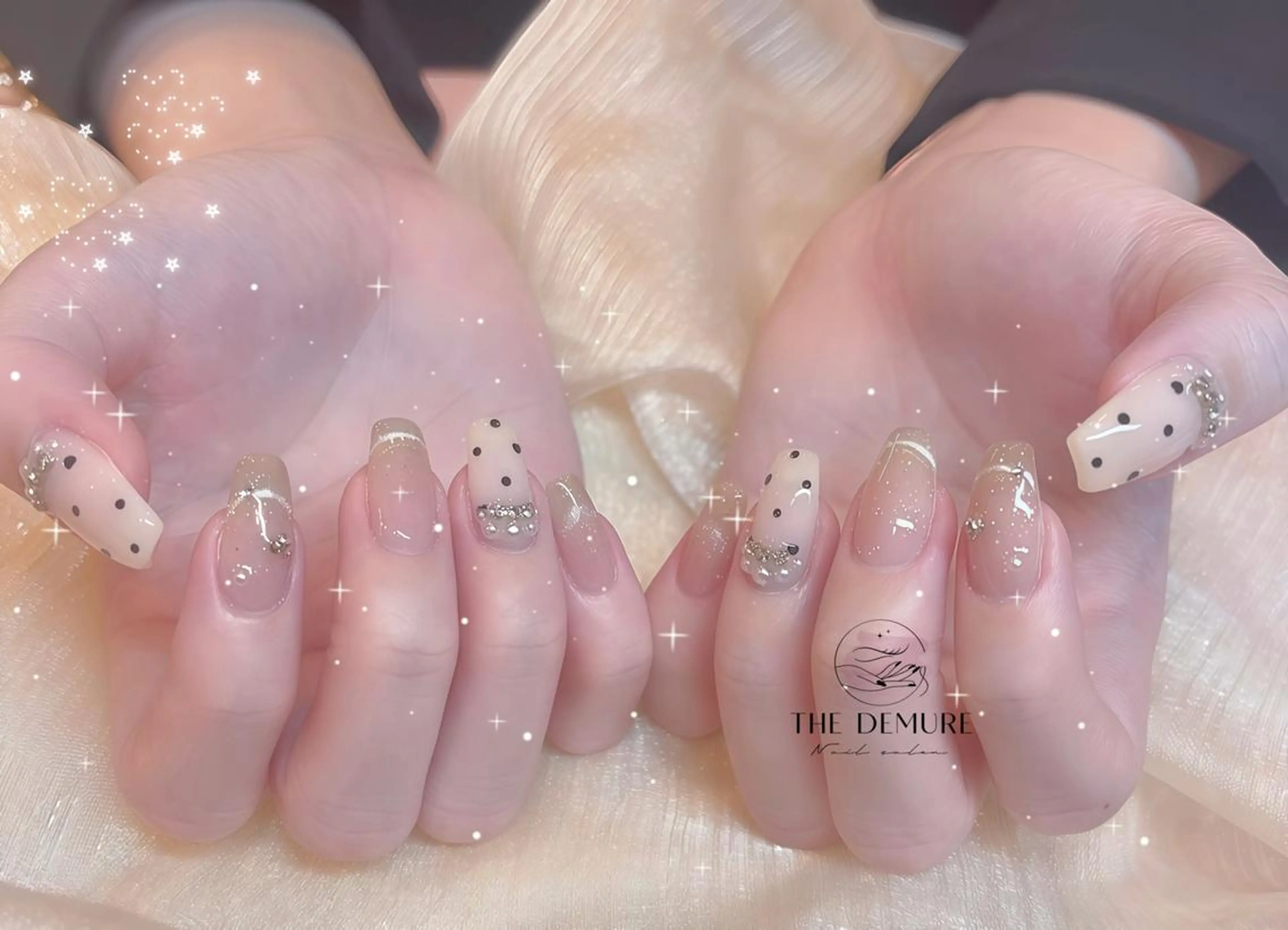 ネイル アートネイル フットネイル キラキラネイル 韓国ネイル ロングネイル ハンドネイル MOMO Nail 高田馬場店のネイルデザイン