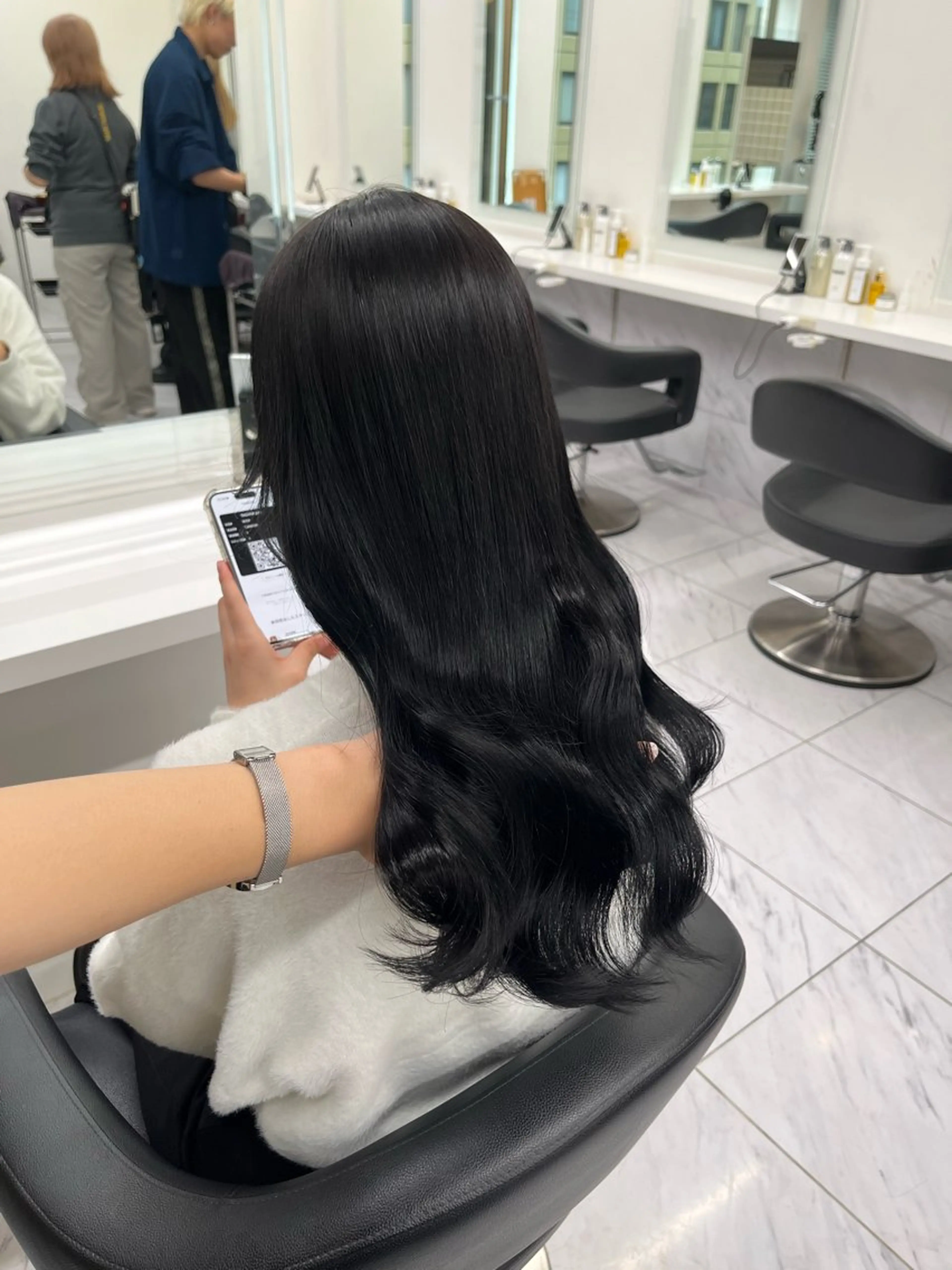 セミロング ヘアカラー トリートメント ヘッドスパ ヘアセット 寒色＆ブリーチ特化 寒色MiOのヘアスタイル