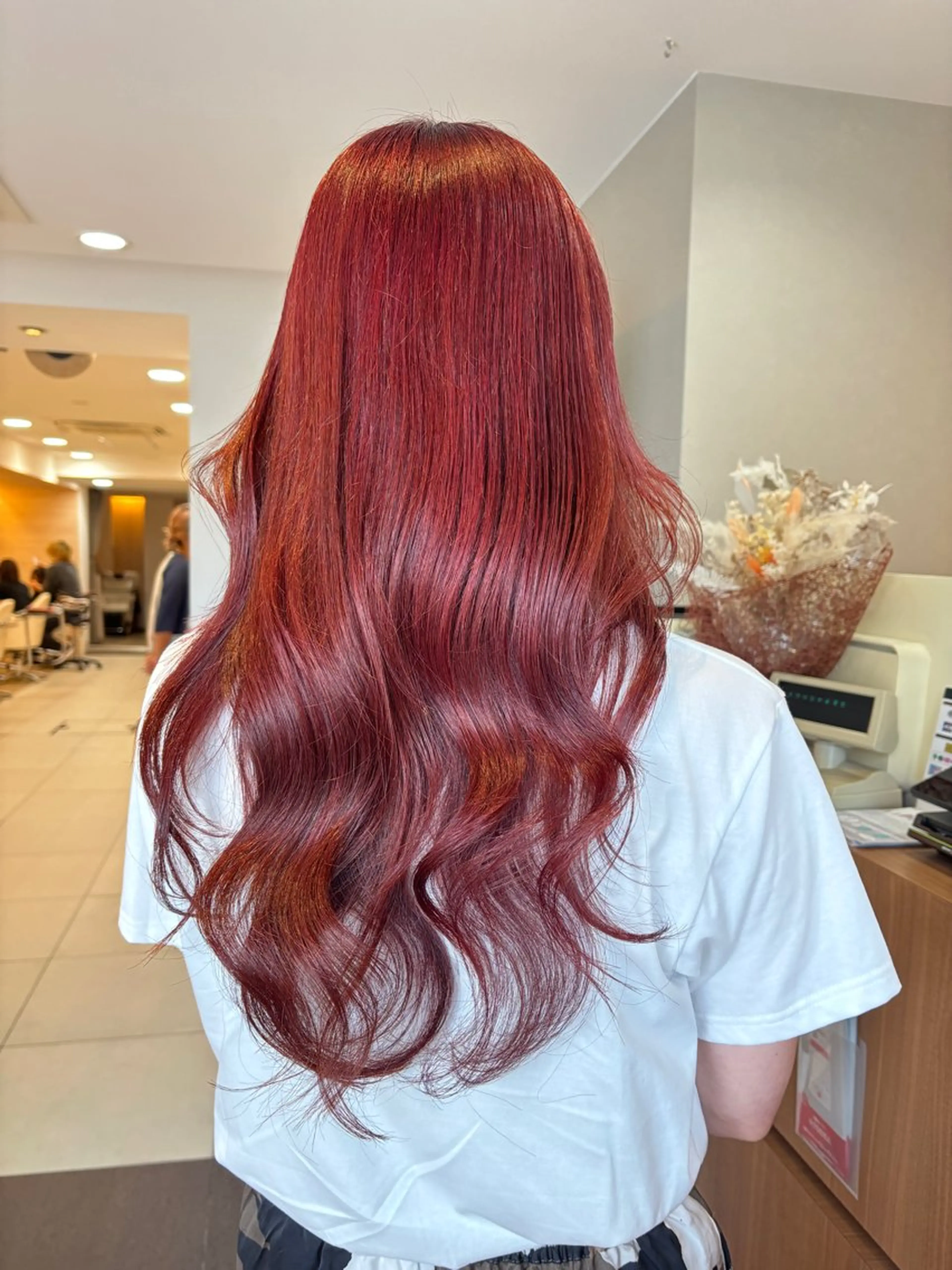 ロング カラー ダブルカラー イルミナカラー レッドカラー 透明感カラーブリーチ 🌼シゲモトアヤ🌼のヘアスタイル