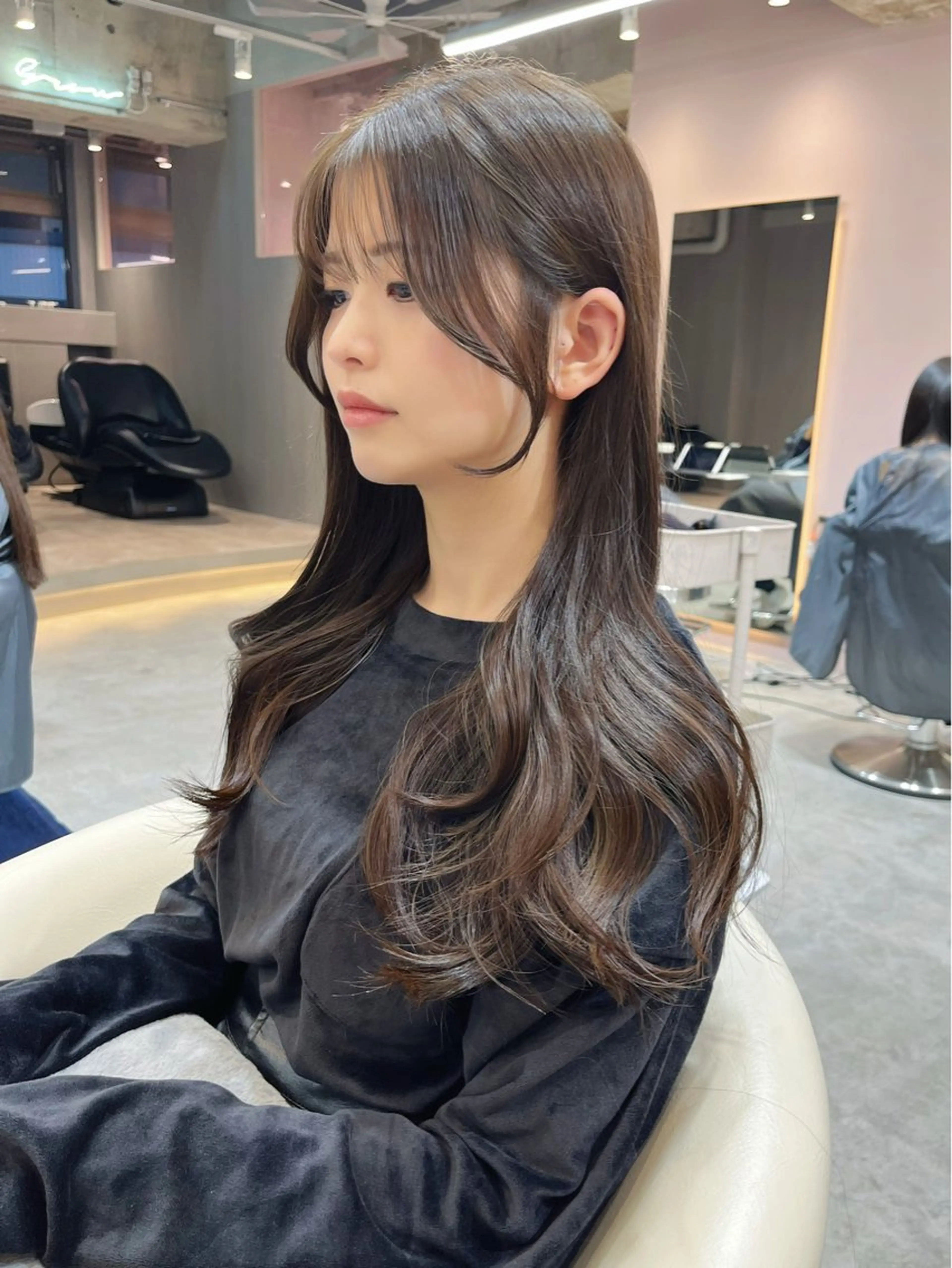 ロング カラー グレージュ 顔周りカット 韓国風ヘア レイヤーカット ワンホンヘア レイヤーカット、ボブ GLROWのヘアスタイル