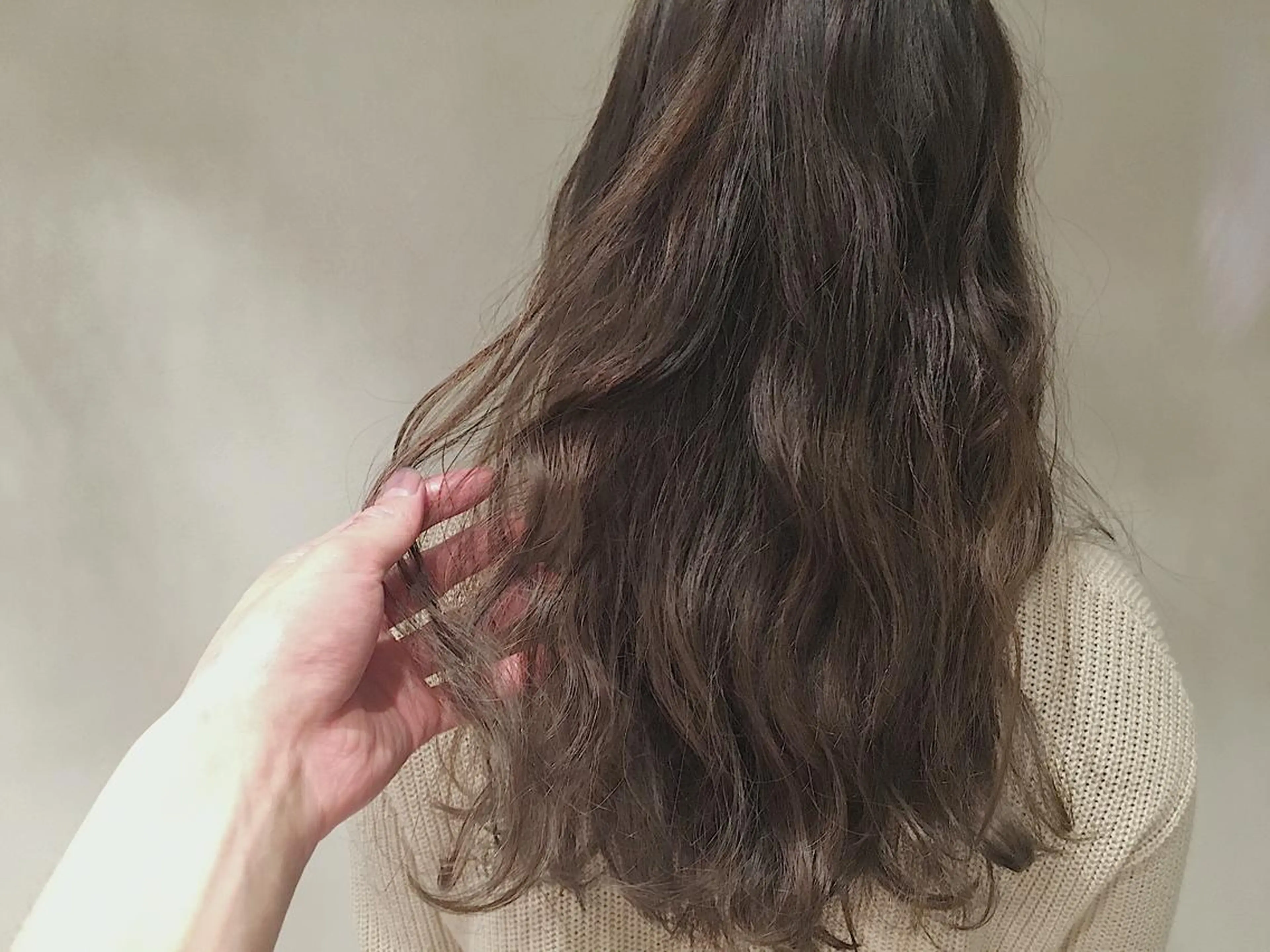セミロング カラー ブリーチ ブリーチなしカラー 外国人風カラー カラーモデル募集中 美容室ハピスのヘアスタイル