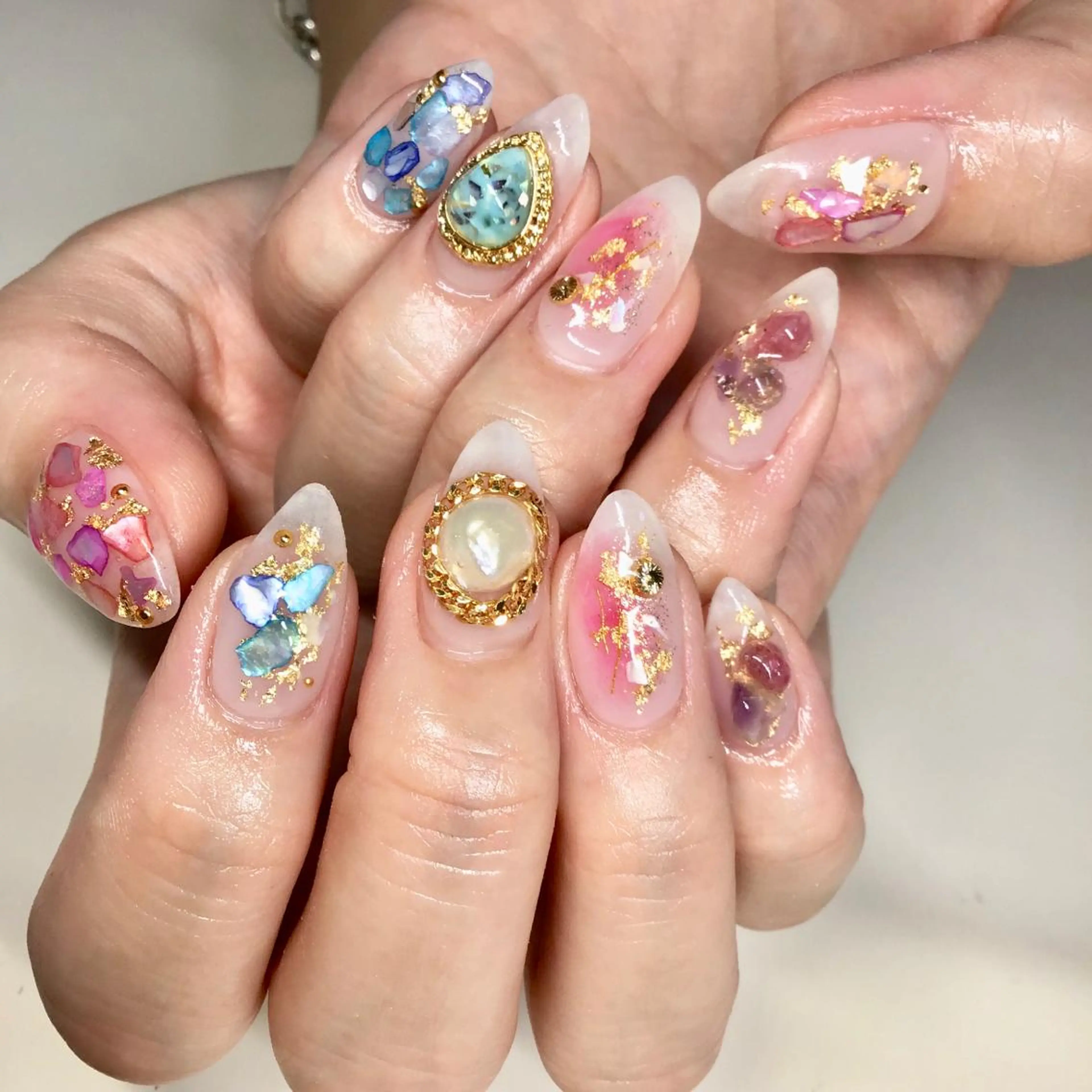 ロング ネイル マツエク・マツパ 福田 加奈のネイルデザイン