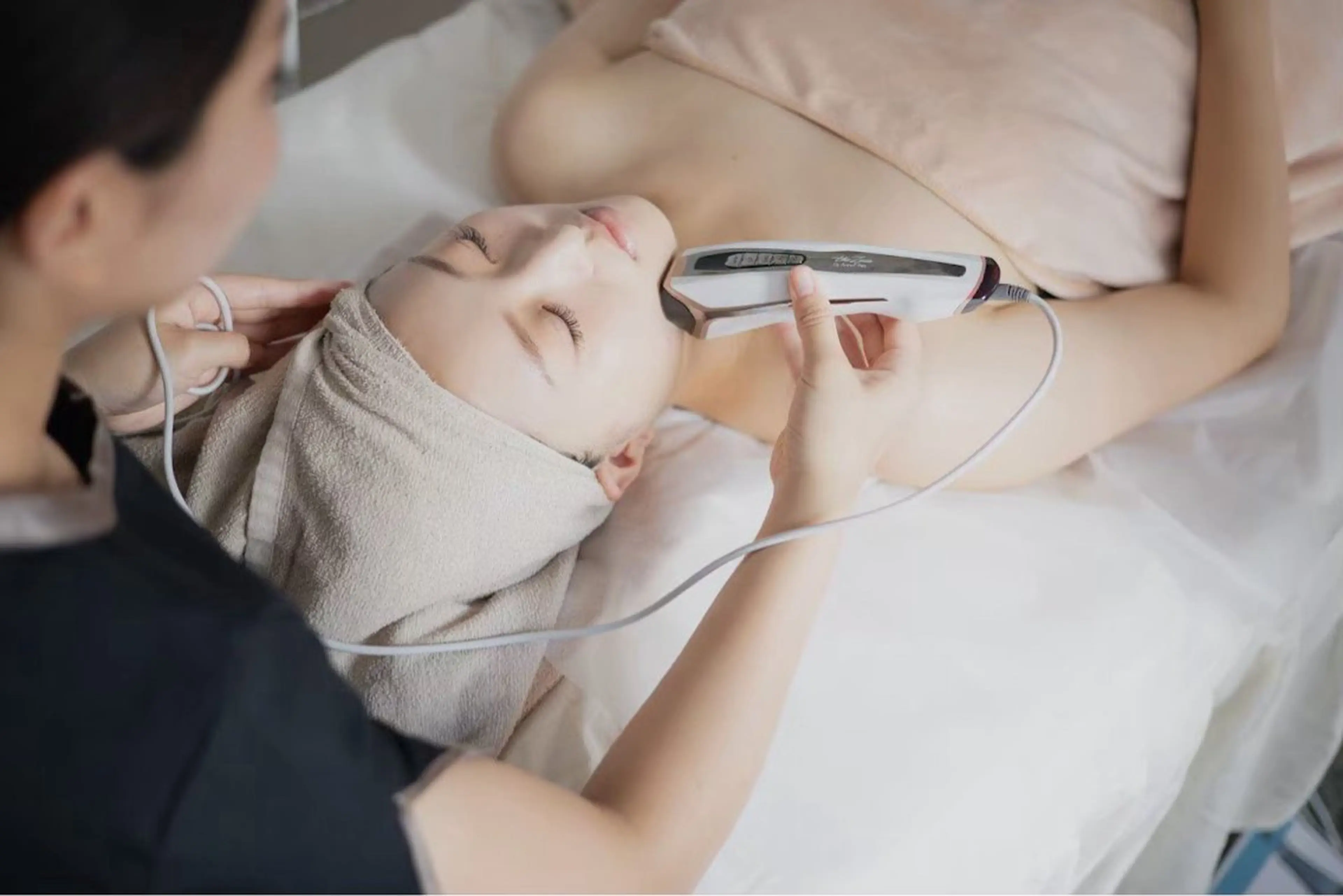 【🩷人気NO.1徹底毛穴洗浄🩷】大人気！毛穴水素ハイドラフェイシャルフルコース✨コラーゲンパック付き✨の写真