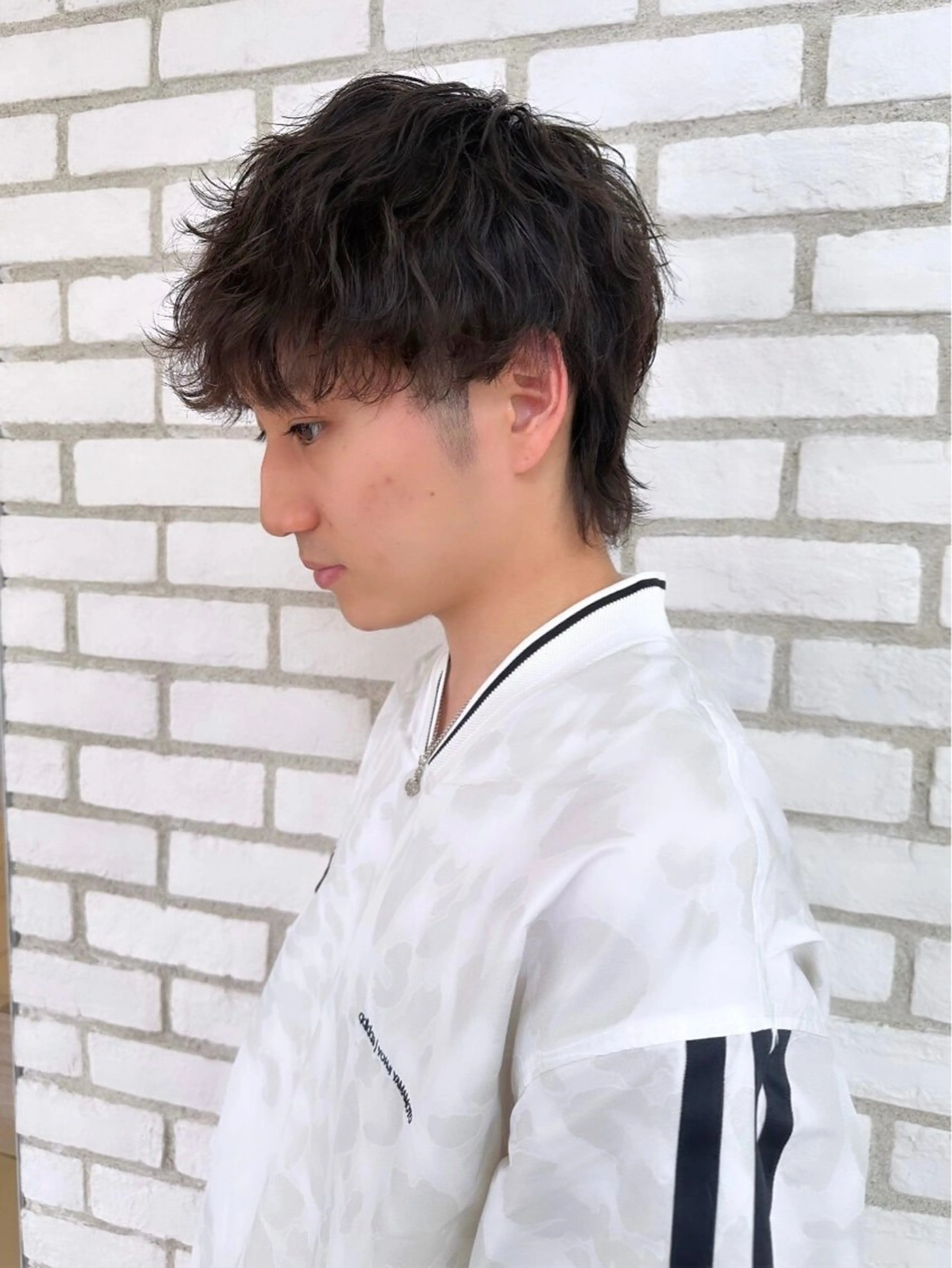 ショート パーマ メンズ 波巻きパーマ カット ヘアセット 柔らか透明感カラー/ 内田圭祐のヘアスタイル