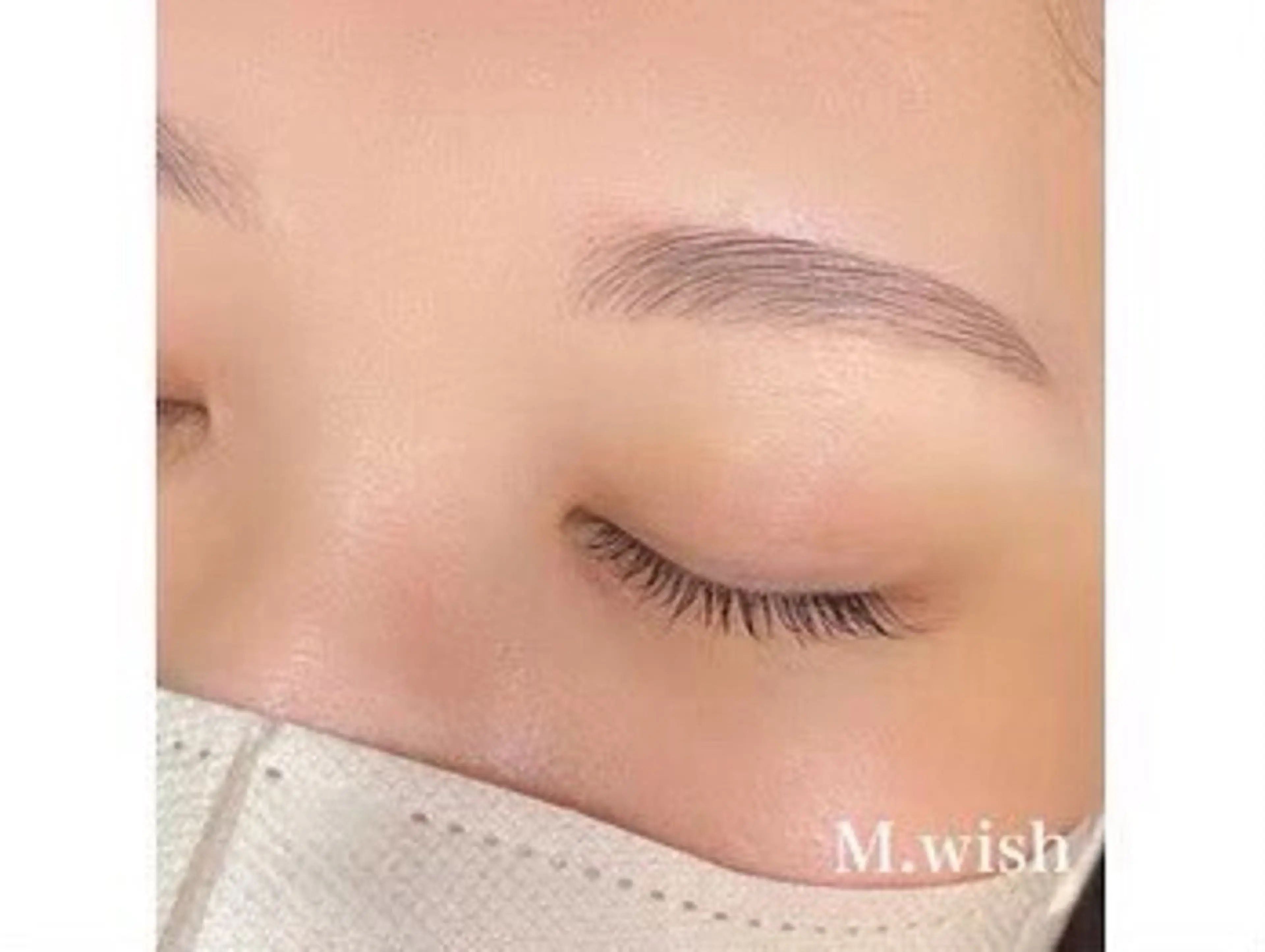 美眉スタイリング（wax、メイク込み）の写真