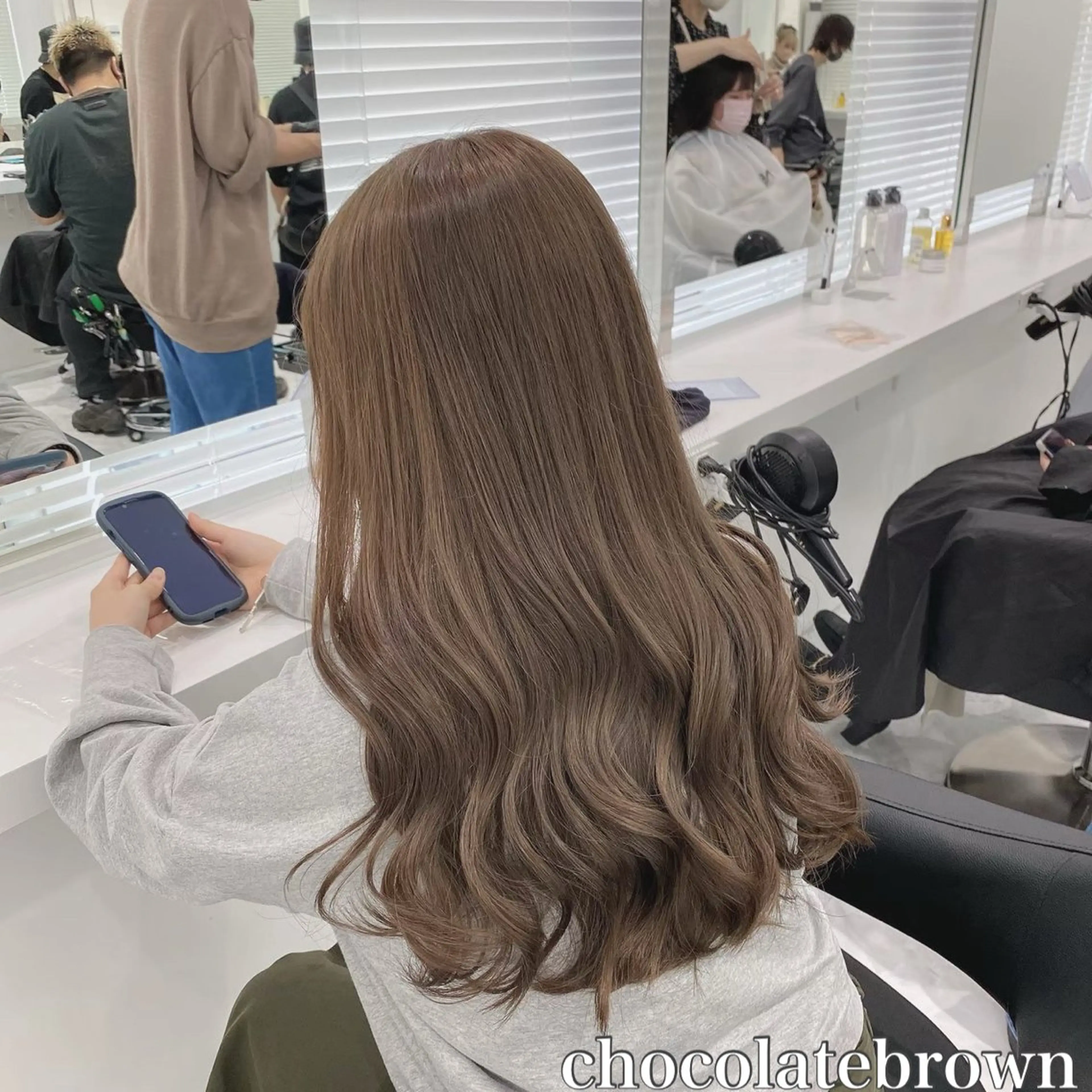 セミロング カラー ヘアアレンジ 🫧モテる💗ダメー ジレスハイトーン🫧のヘアスタイル