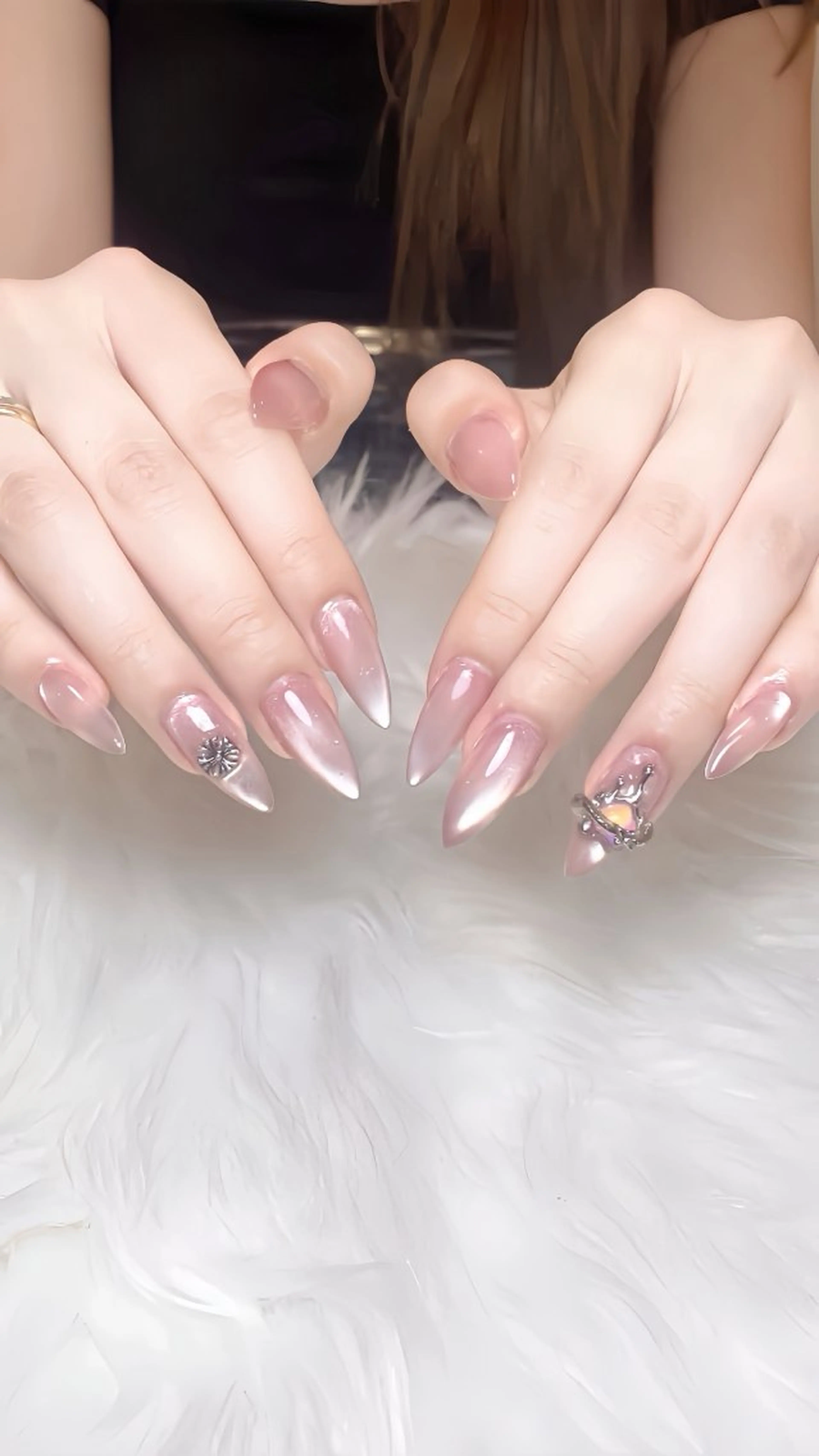 ネイル フラワーネイル 韓国ネイル 持ち込み 春ネイル ワンホンネイル Huyn Nail Shinjyukuのネイルデザイン