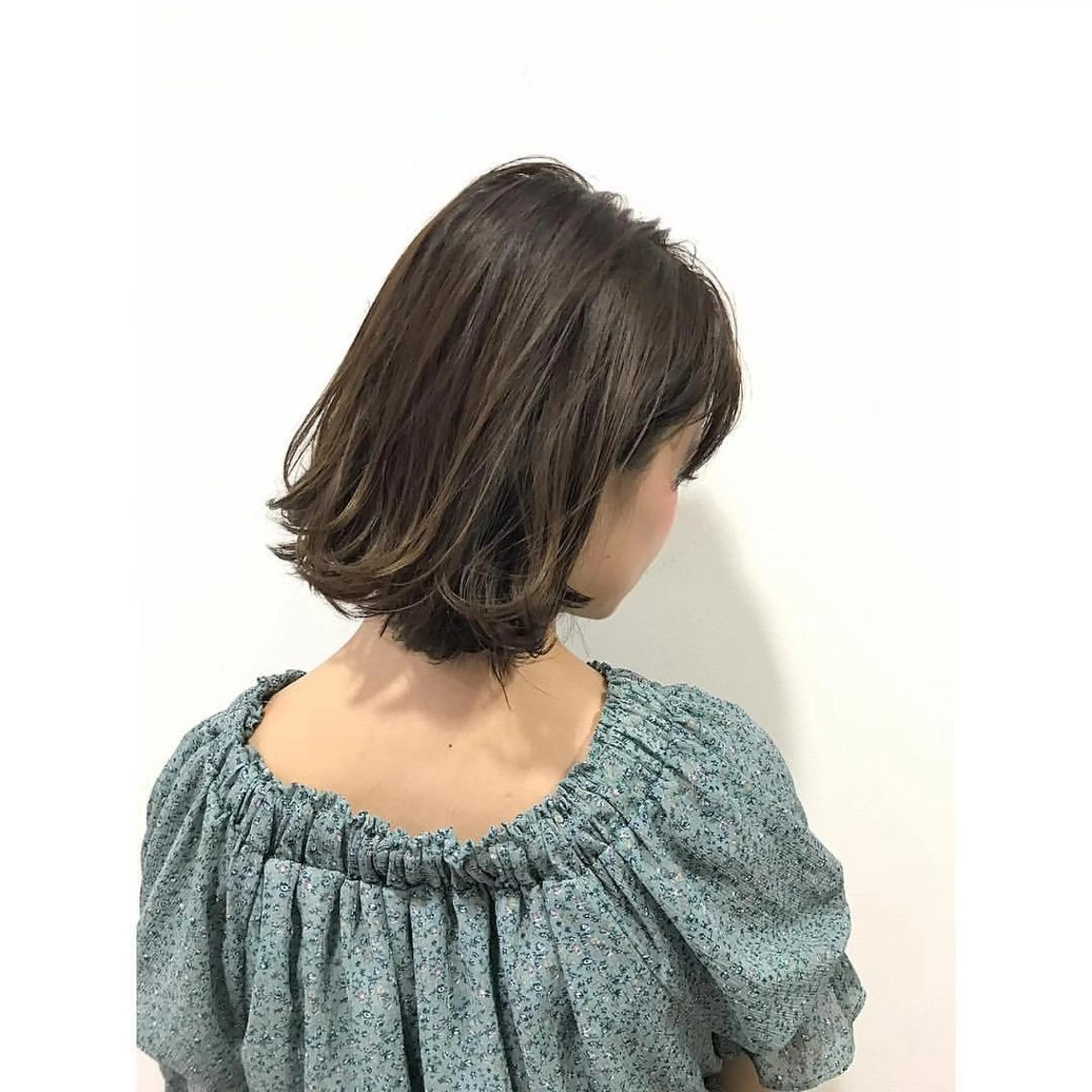 ミディアム ハイトーンブリーチ 土坂　由志【京都】のヘアスタイル