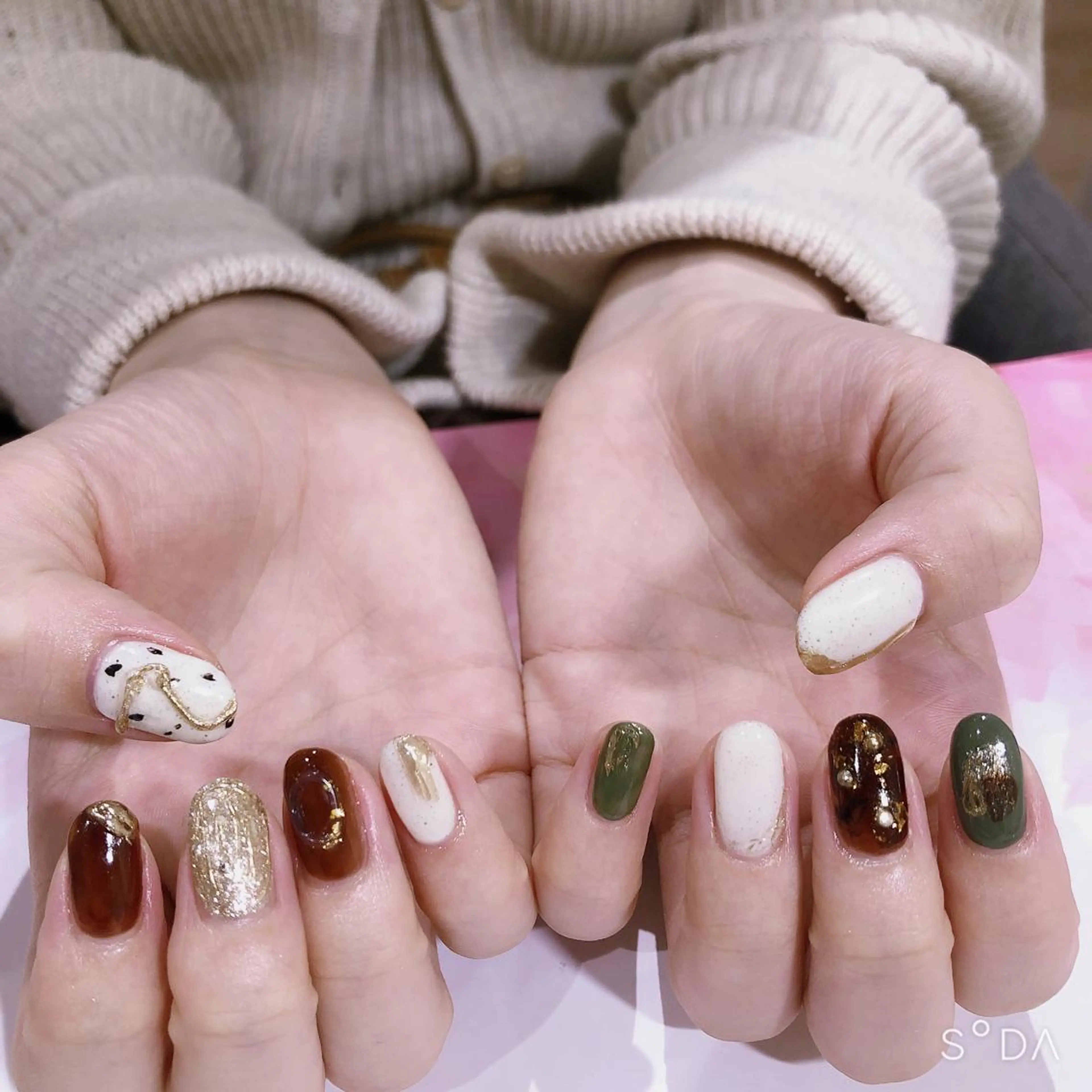 ネイル ニュアンスネイル ハンドネイル 吉野✨ ネイルデザイナー✨のネイルデザイン