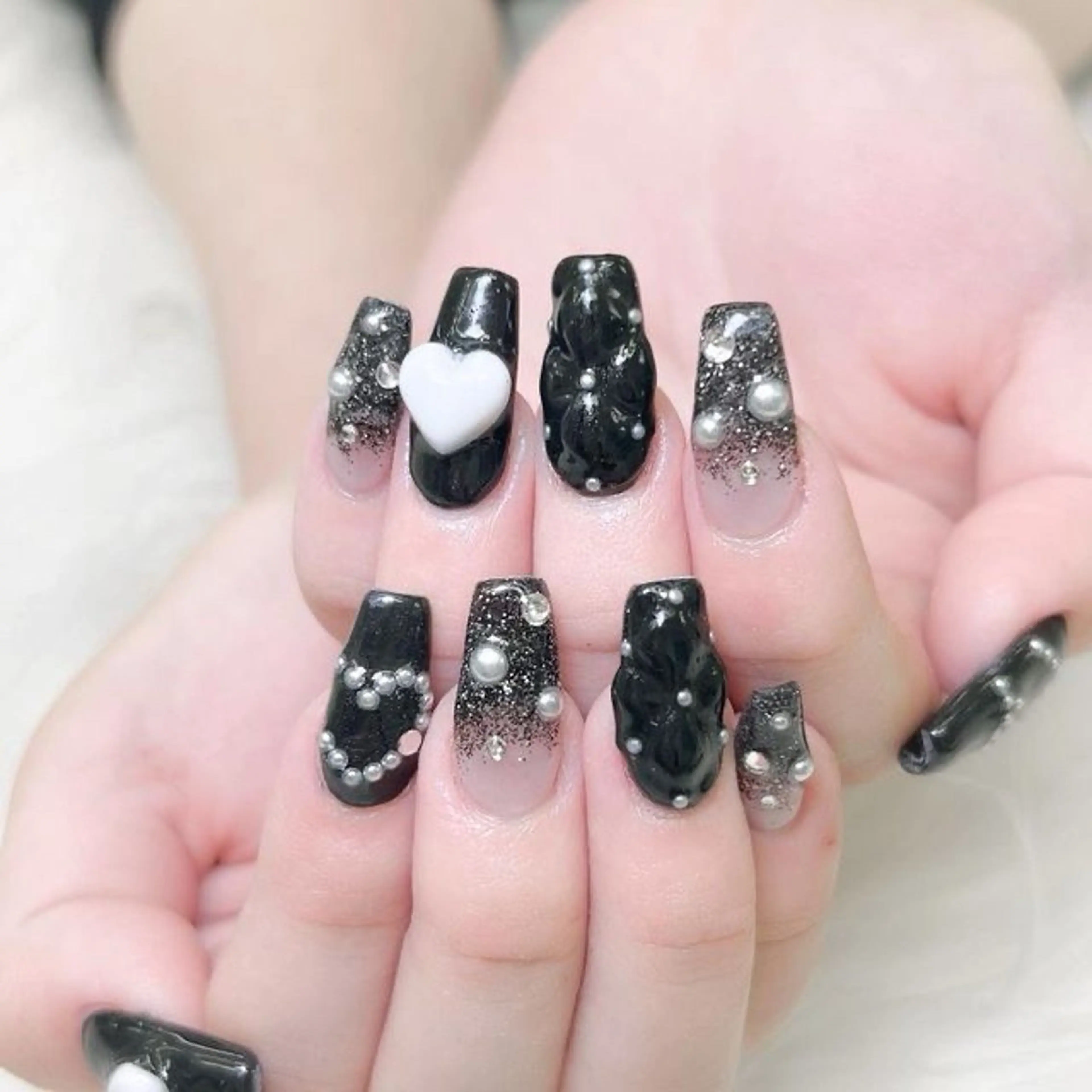ネイル マグネットネイル ピンク ネイルチップ 冬ネイル Lee Nailsのネイルデザイン