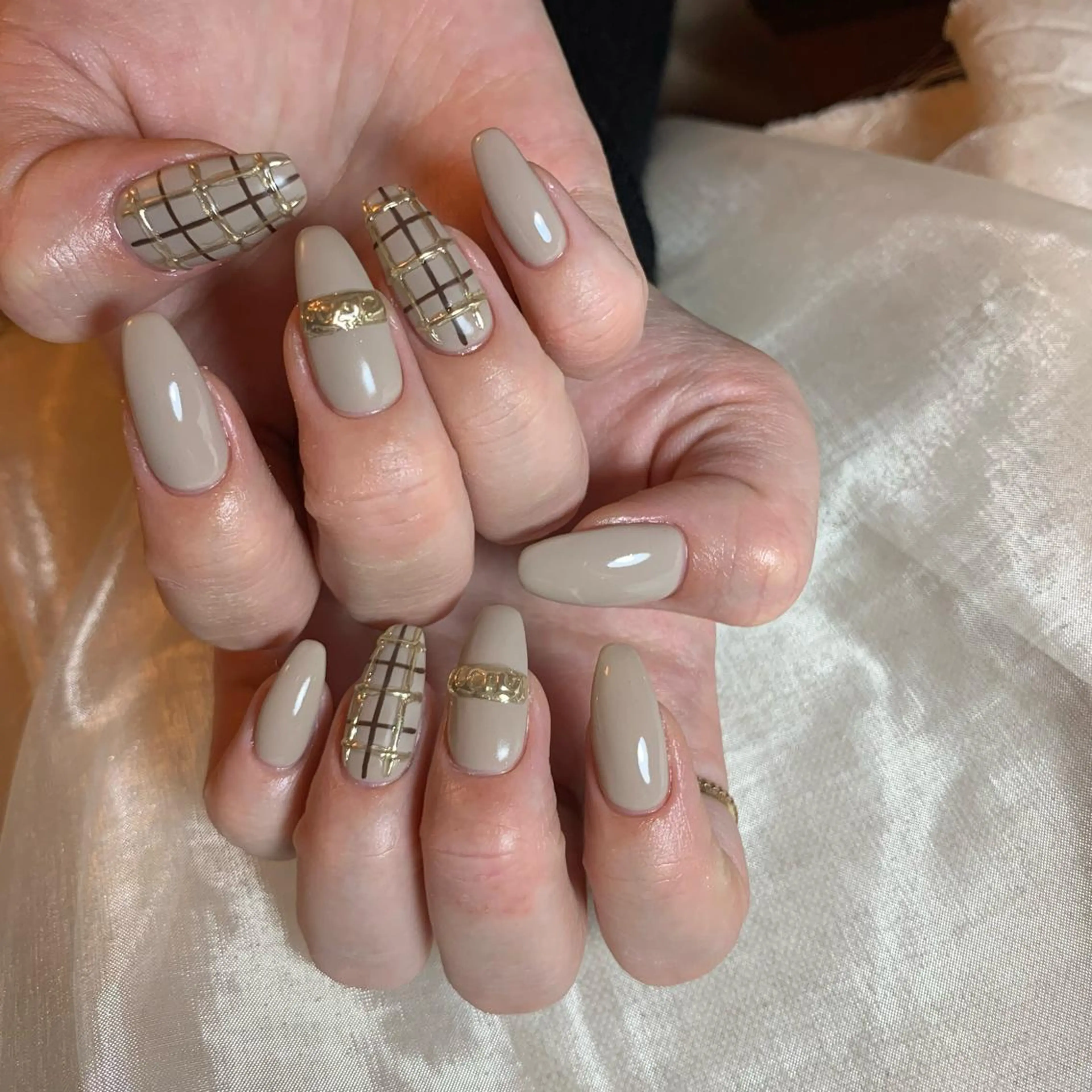 ネイル ハンドネイル 里見 麗のネイルデザイン