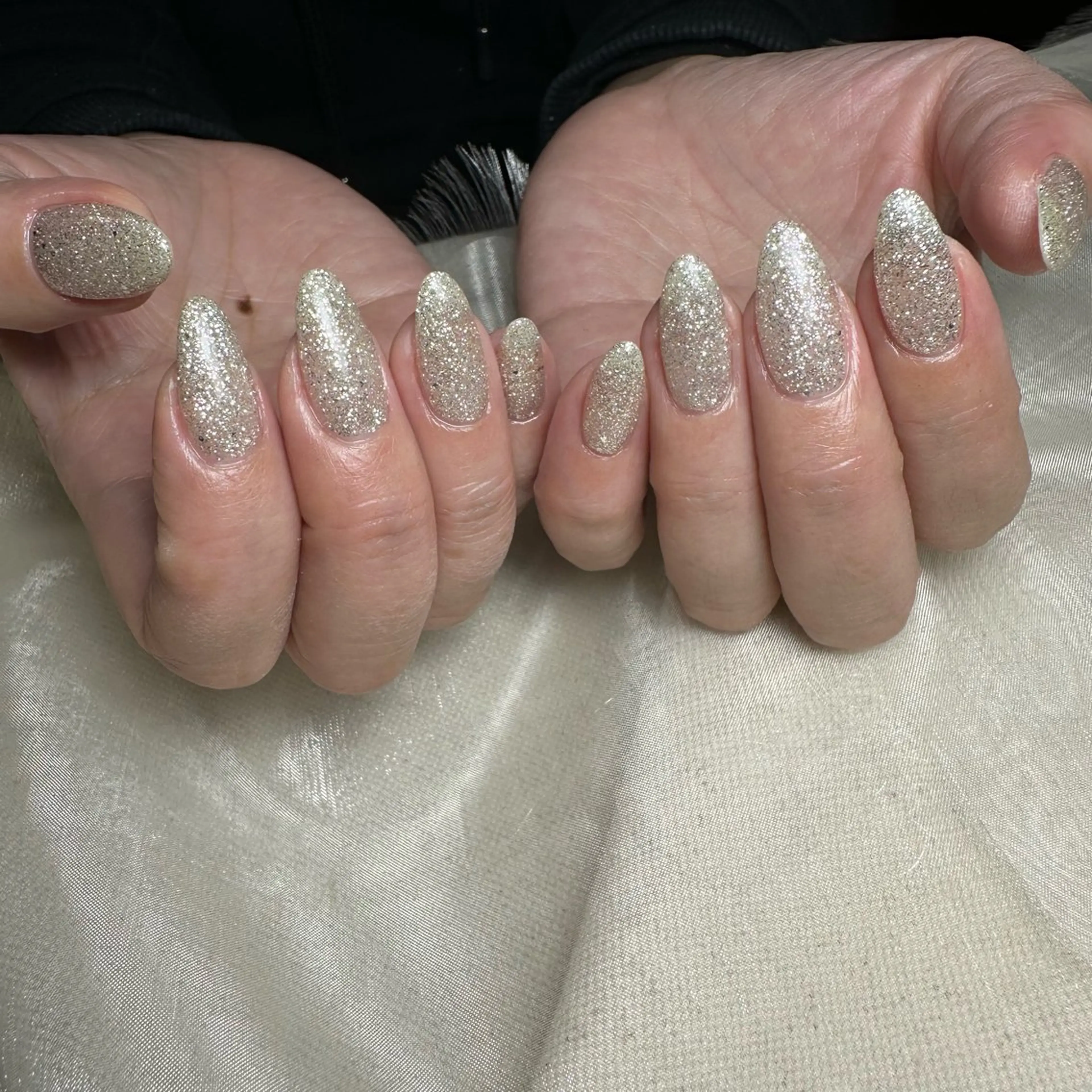 ネイル キラキラネイル ワンカラーネイル repos~ルポ~所属・里見 麗のネイルデザイン