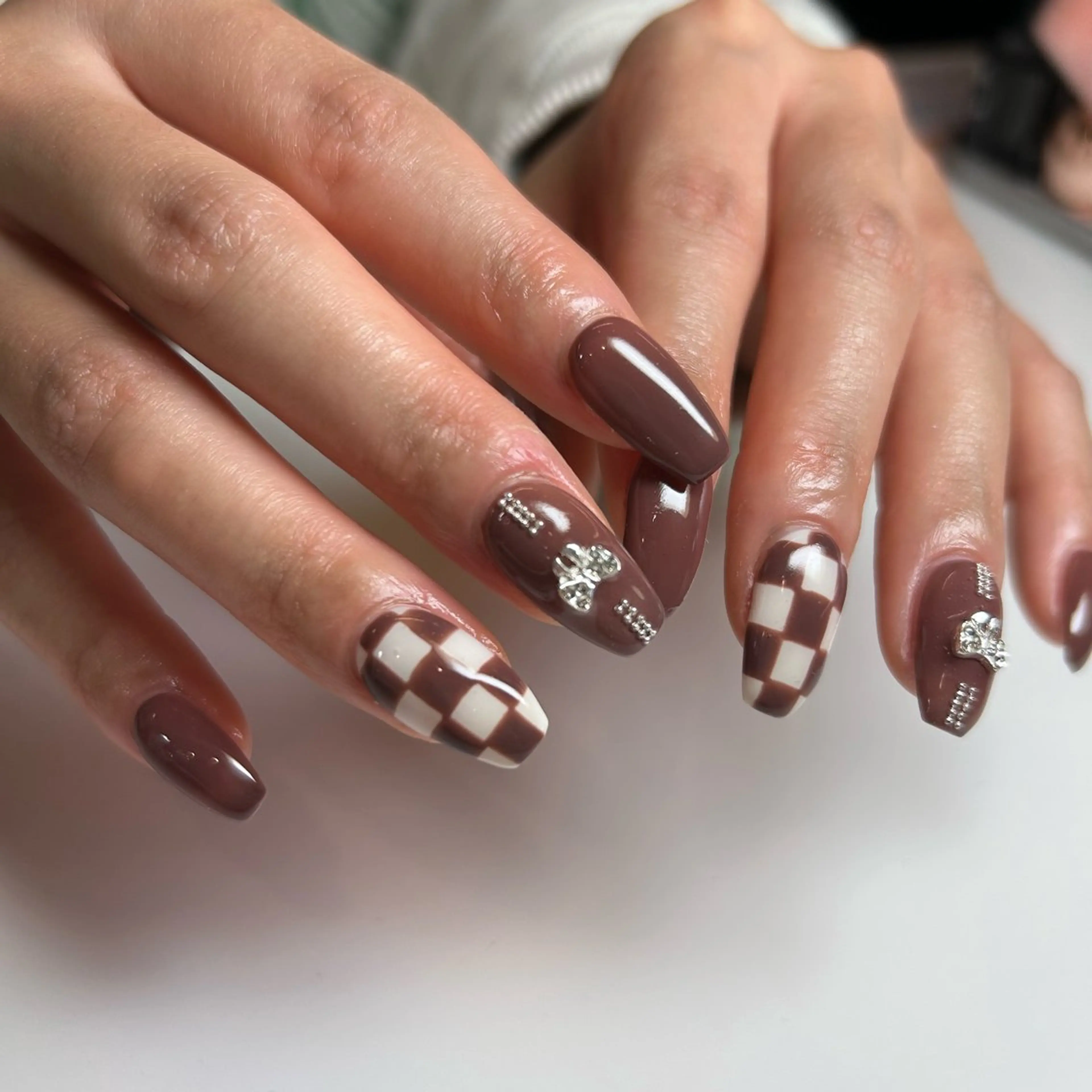 ネイル ブラウン ハンドネイル 恒川 みなみのネイルデザイン