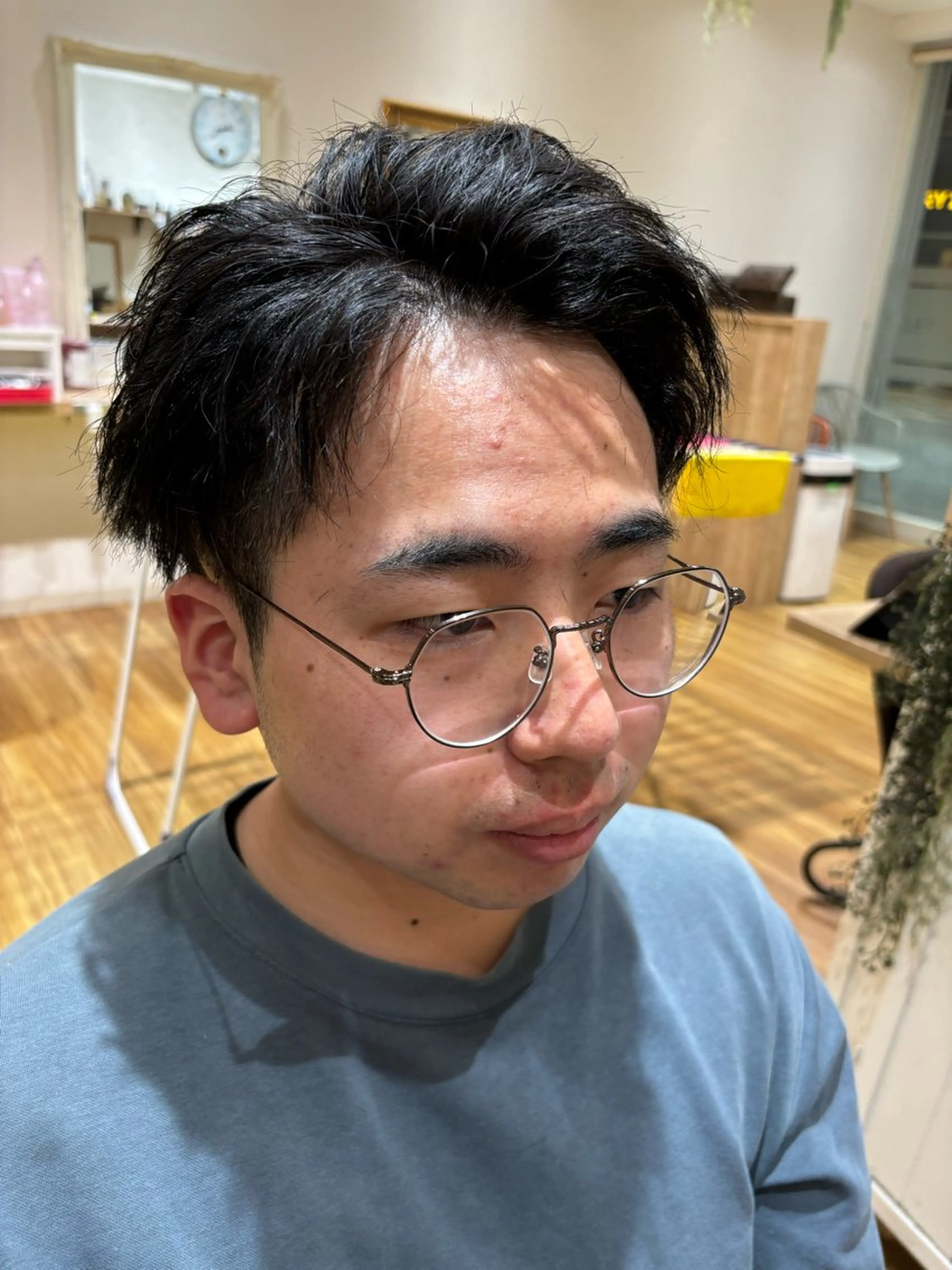 パーマ メンズ 渡辺 大雅のヘアスタイル