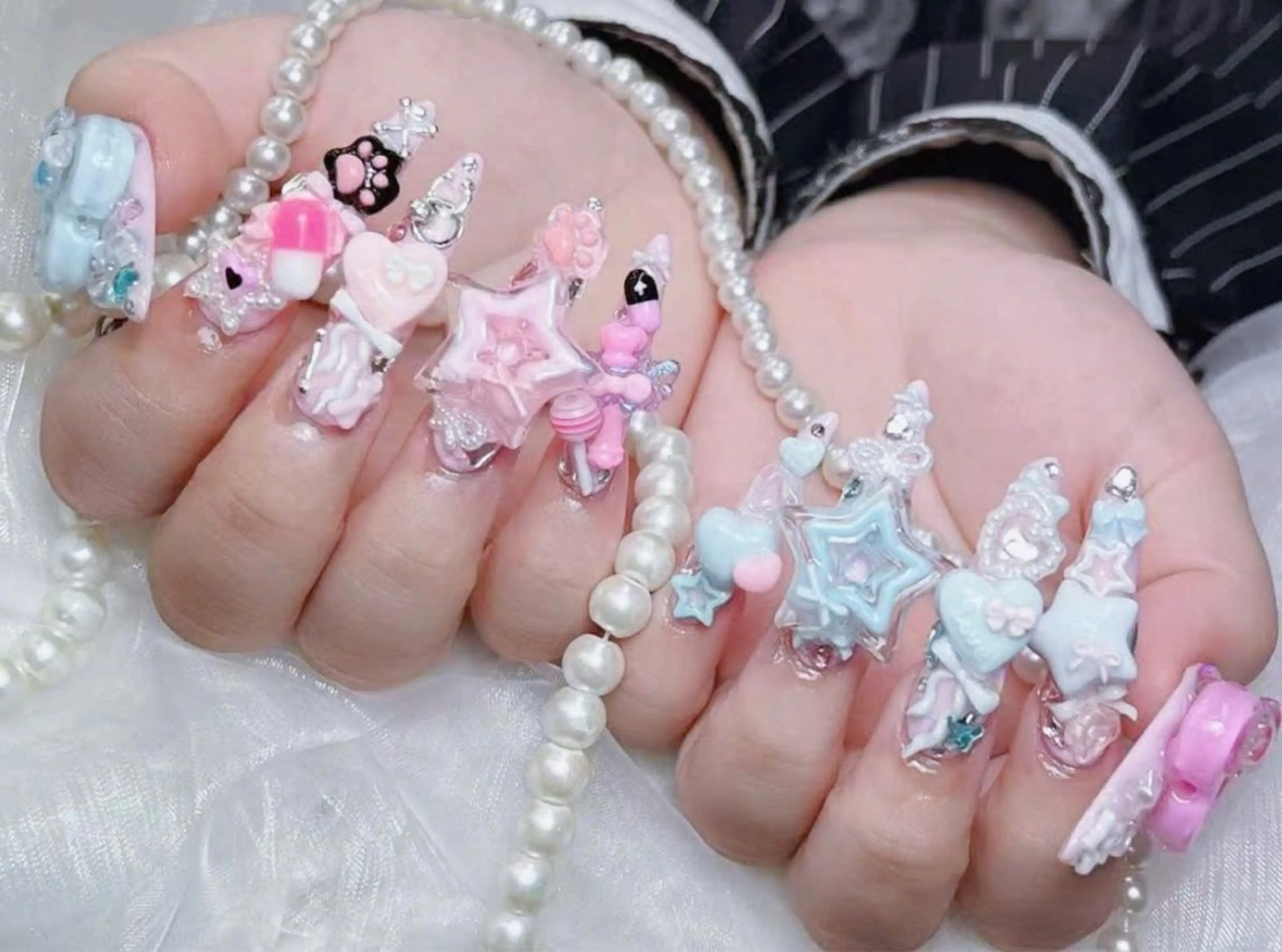 ネイル べっ甲ネイル チークネイル フラッシュネイル フレンチネイル グラデーション ハンドネイル Nguyen thi Linhのネイルデザイン