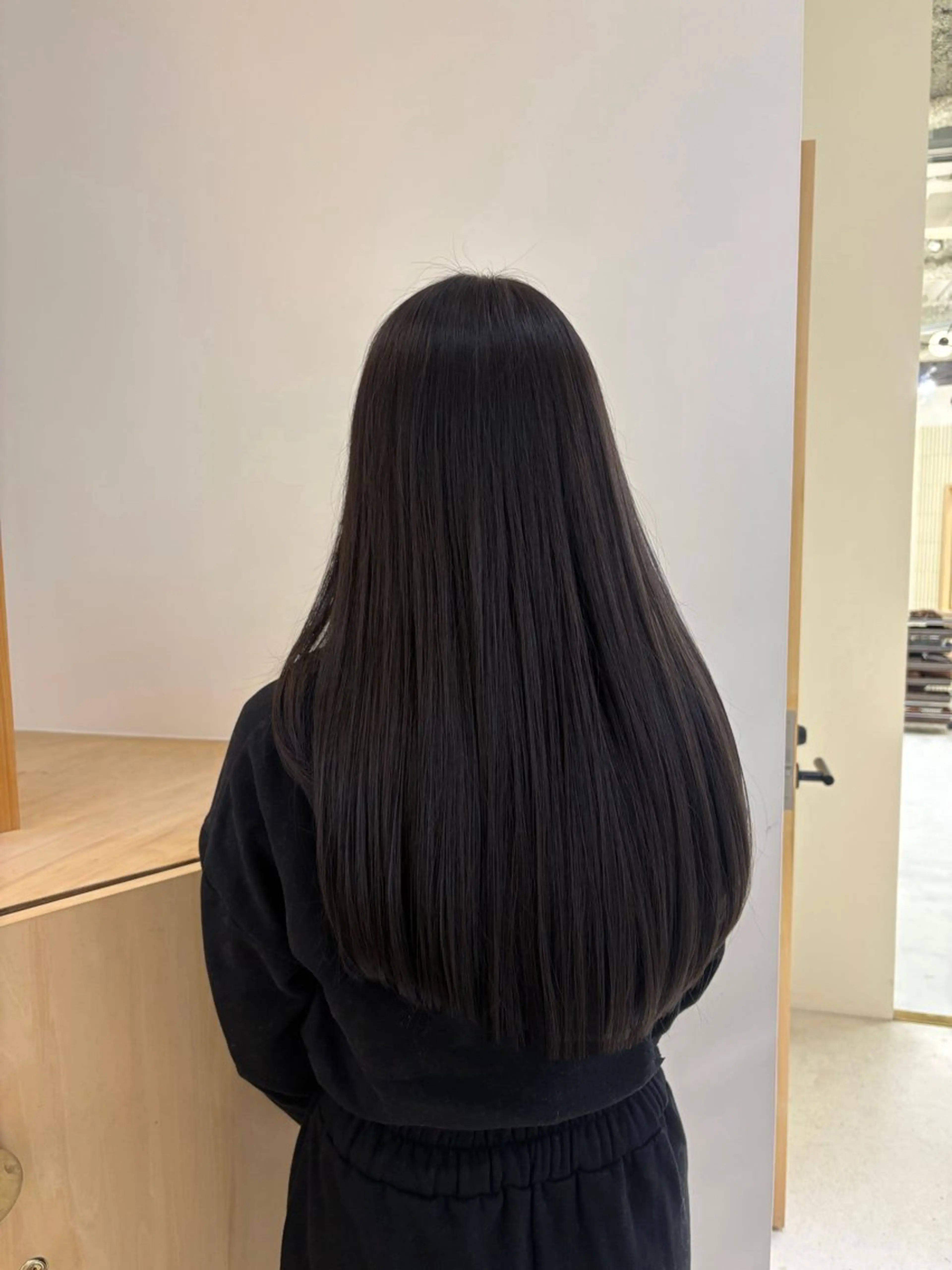 ロング カラー 透明感カラー 蓑輪璃央 ショートカットのヘアスタイル