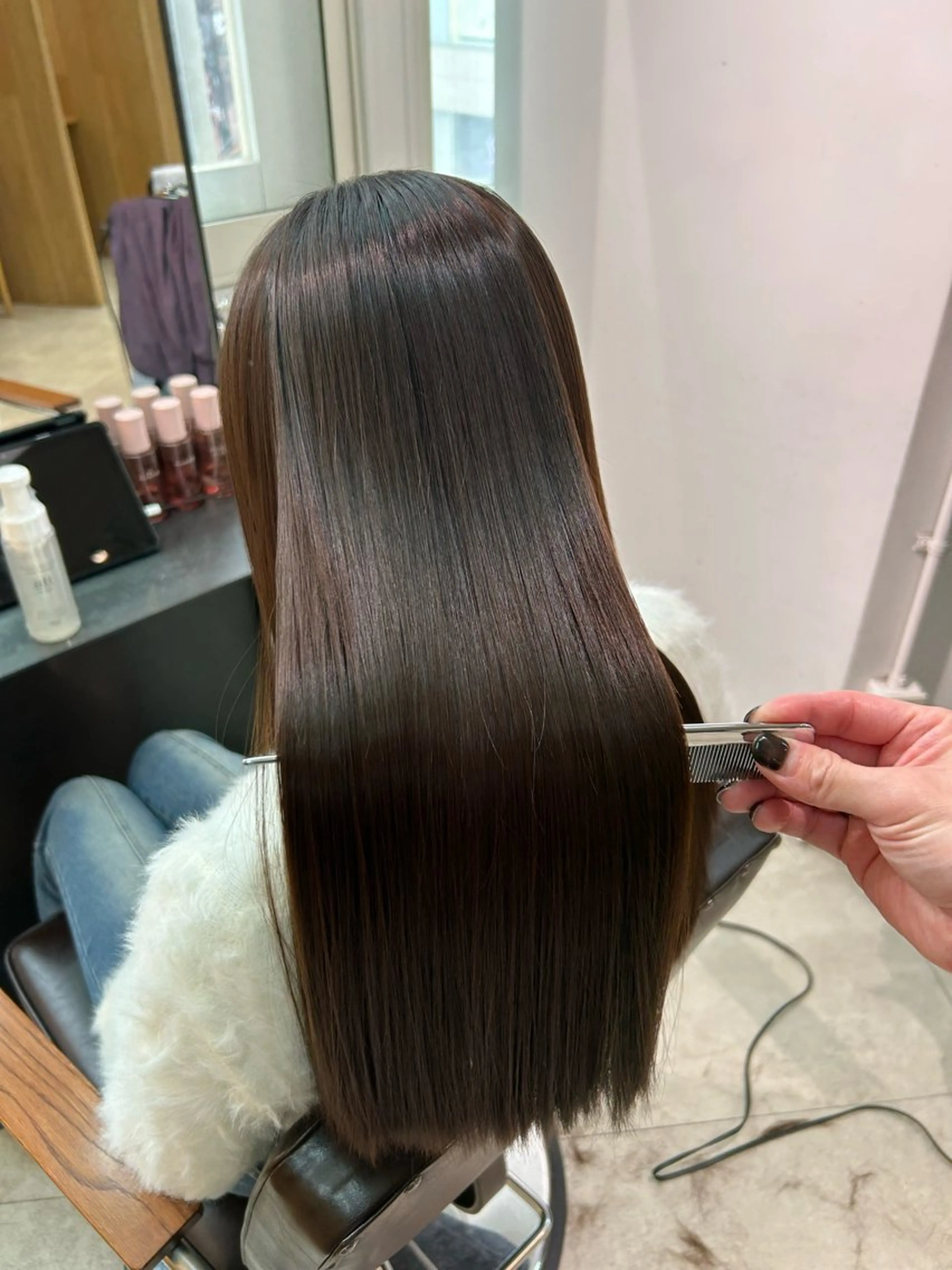 ロング カラー レイヤーカット 縮毛矯正 カット ヘアカラー 縮毛矯正 トリートメント 🩵縮毛矯正  髪質 改善 美髪🩵のヘアスタイル