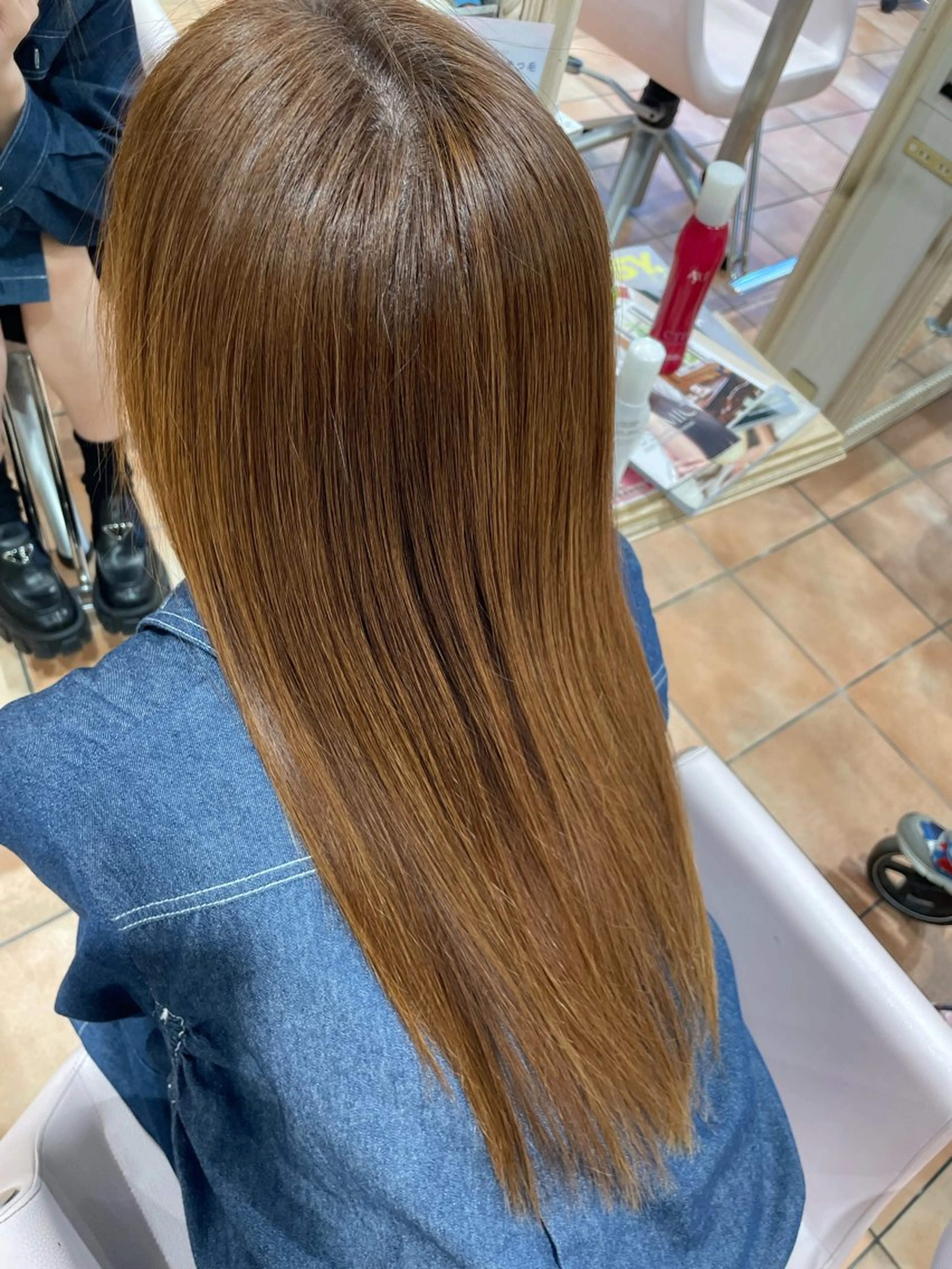 ロング カラー めぞんどぼーて REINAのヘアスタイル