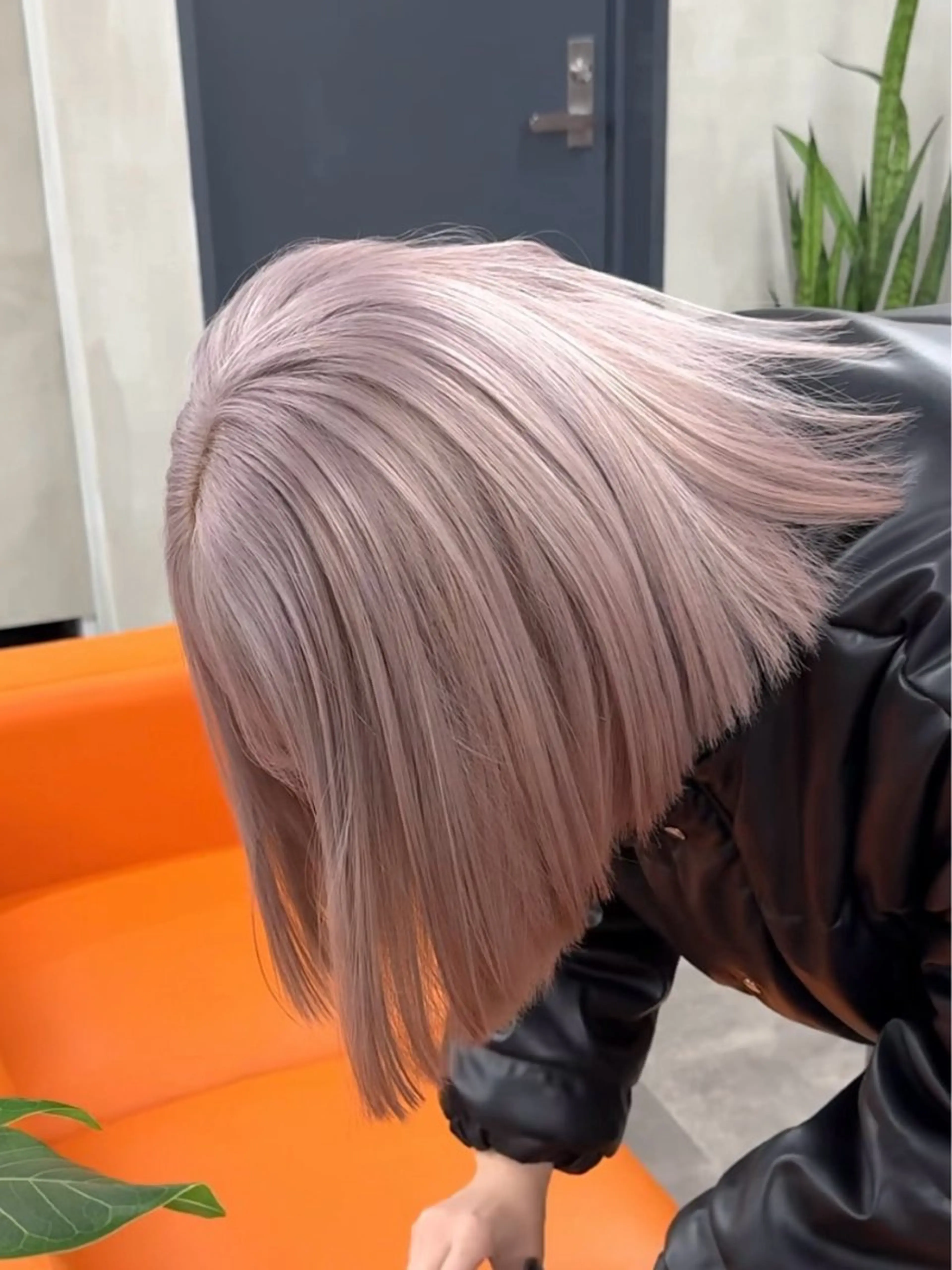 ミディアム カラー アッシュ ベージュカラー ブリーチ ケアブリーチ ダブルカラー カット ヘアカラー トリートメント ブリーチ　ハイトーン 特化🌈フジタハルキのヘアスタイル