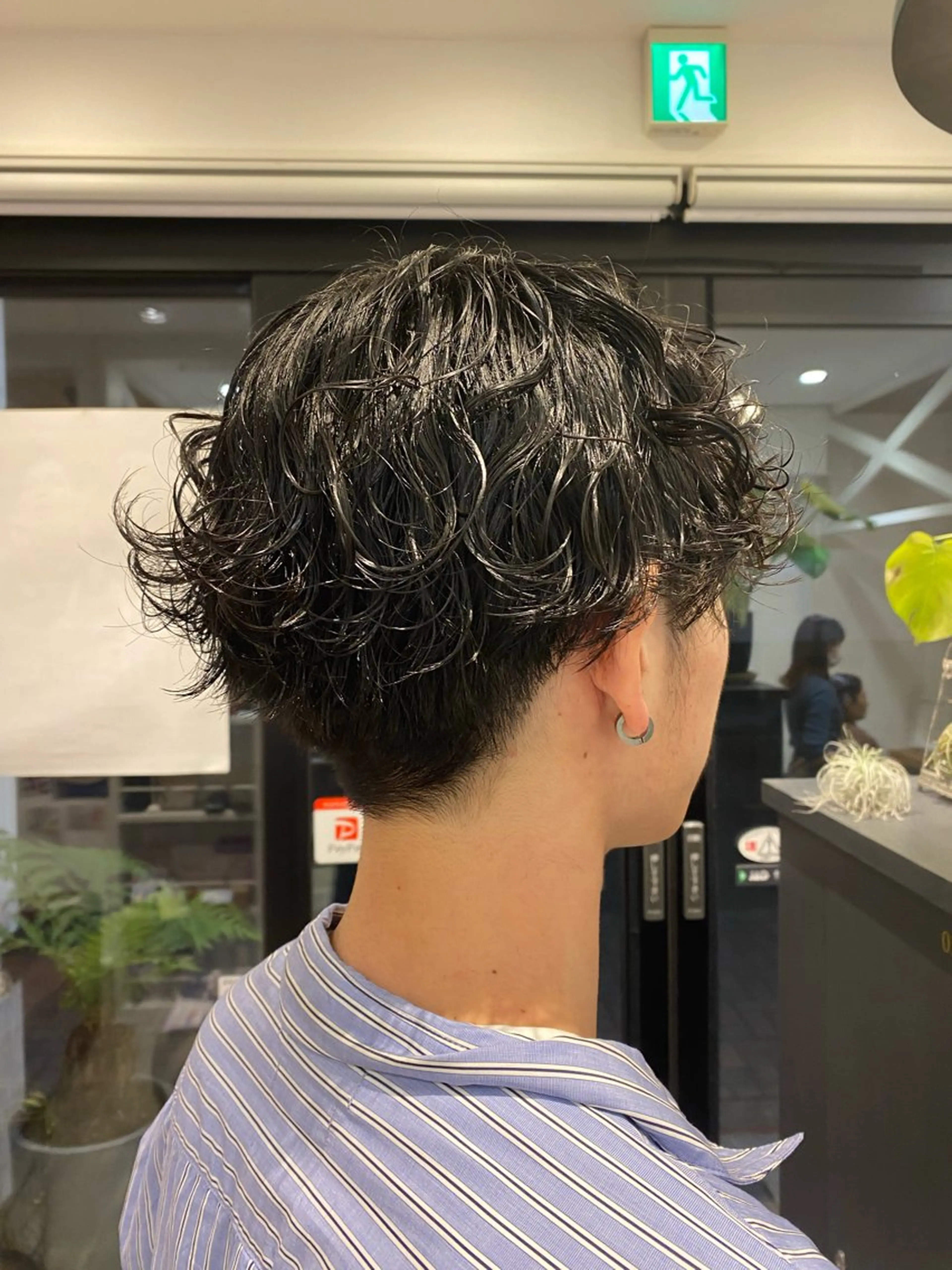 ショート パーマ メンズ メンズパーマ 波巻きパーマ 柴田 枝利子のヘアスタイル