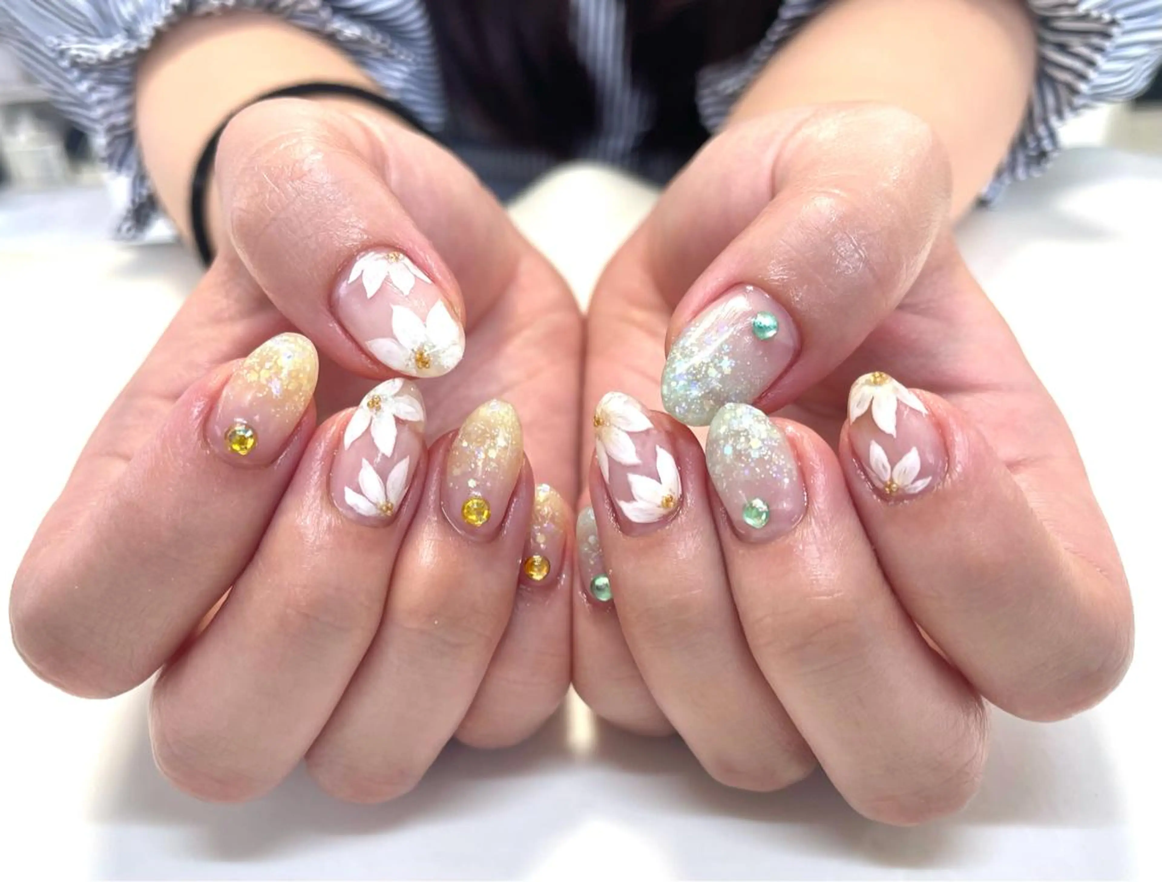 ネイル ハンドネイル 吉村 美咲のネイルデザイン