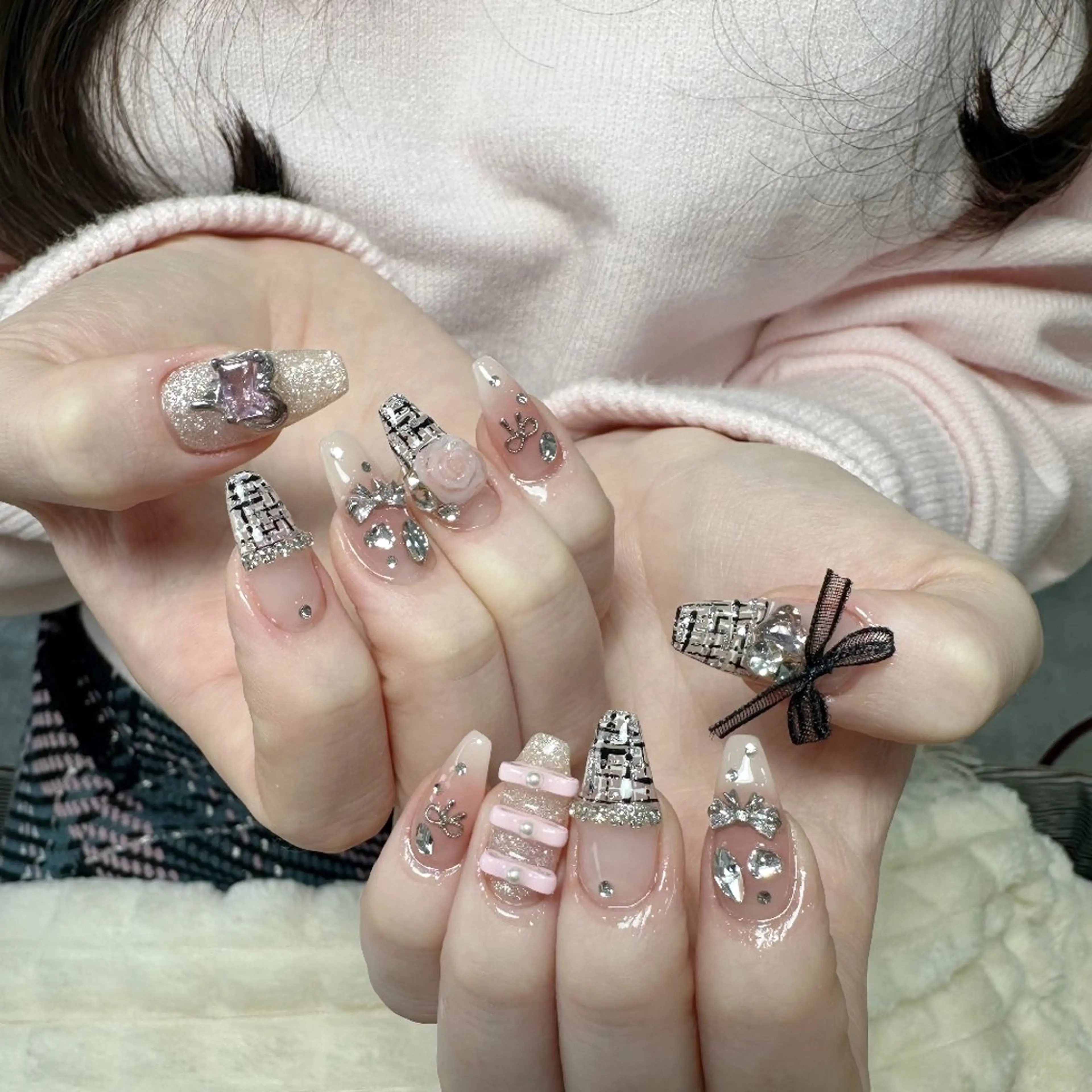 ネイル チークネイル フレンチネイル ジェルネイル ガラスフレンチ キラキラネイル ハンドネイル UM Nail Salonのネイルデザイン