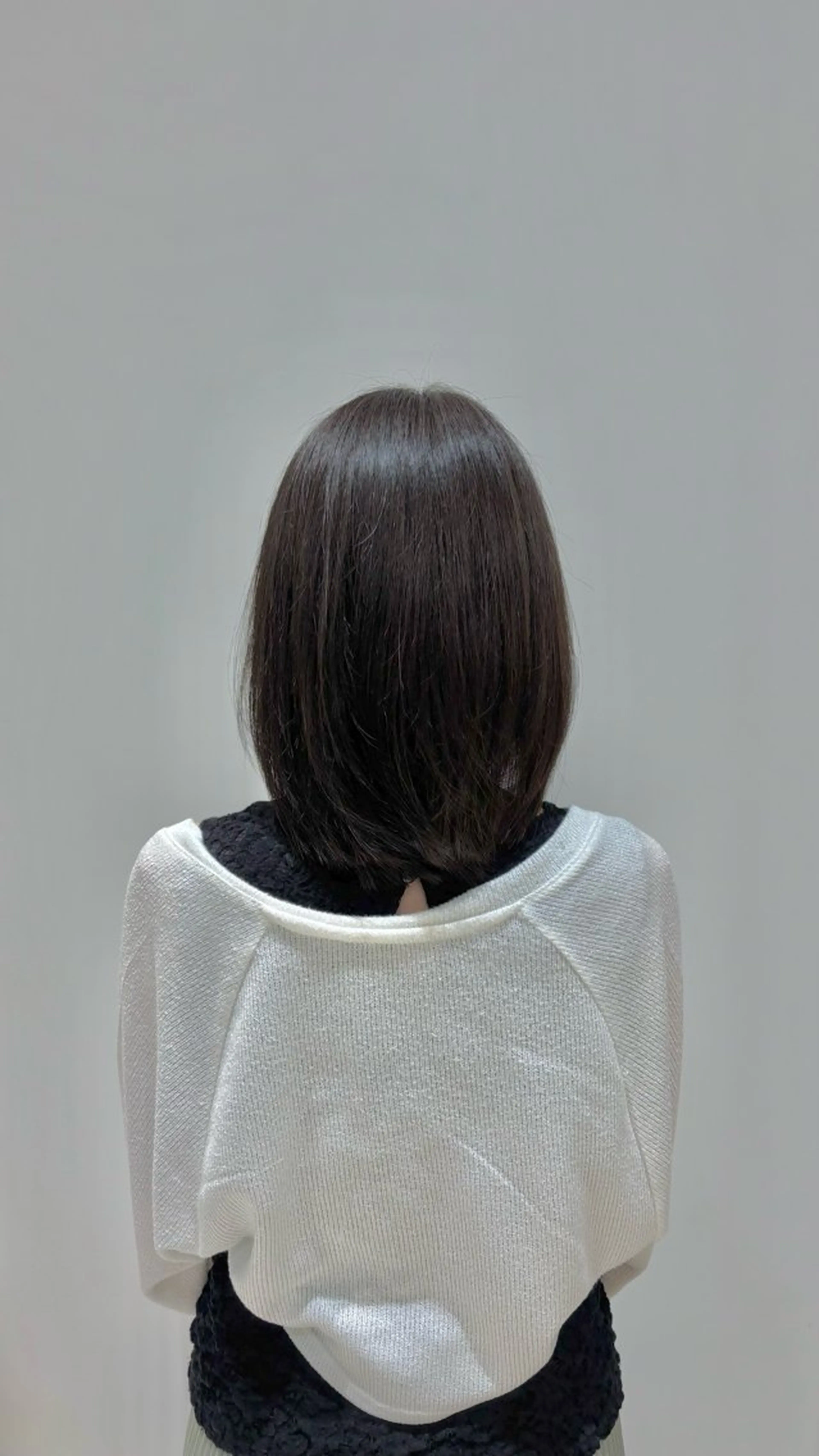 ミディアム アッシュ レイヤーカット 岩澤 帆空斗のヘアスタイル