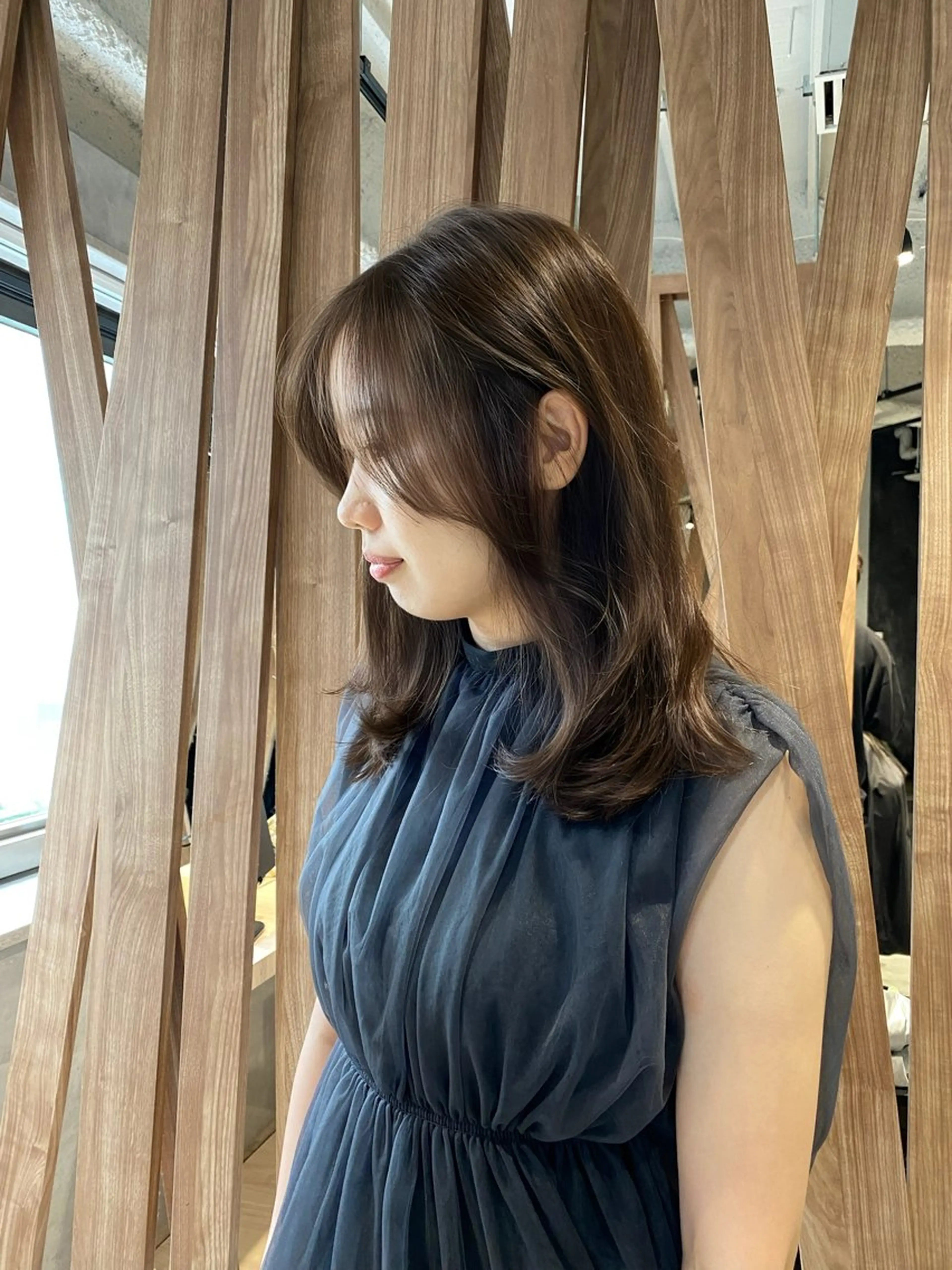 ミディアム カラー ベージュカラー 透明感カラー オリーブベージュ カット ヘアカラー トリートメント 久力琴音''透明感 カラー''アレンジのヘアスタイル