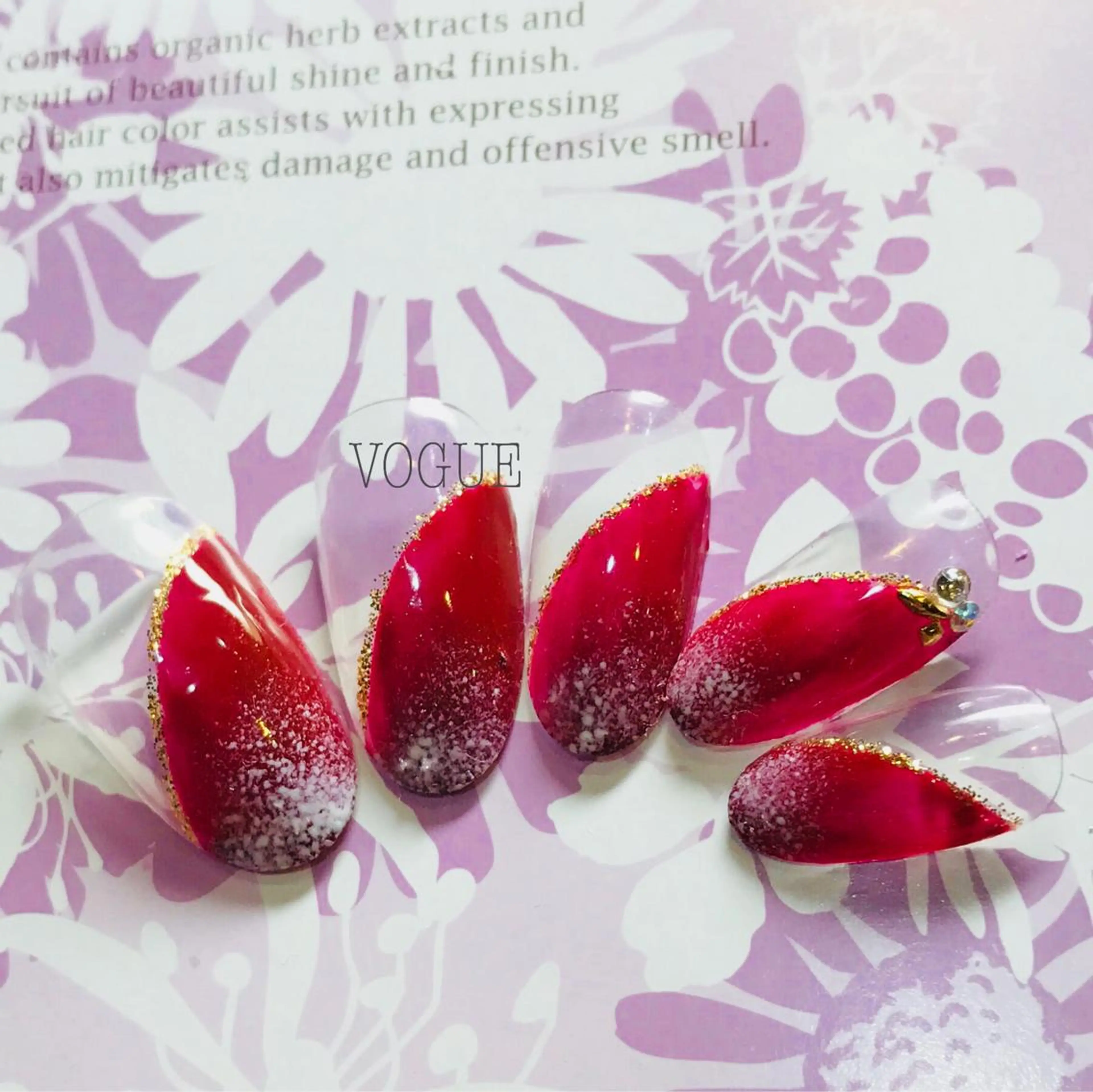 ネイル アートネイル フレンチネイル ラメ(グリッター) ストーンネイル ハンドネイル VOGUE ×SWANのネイルデザイン