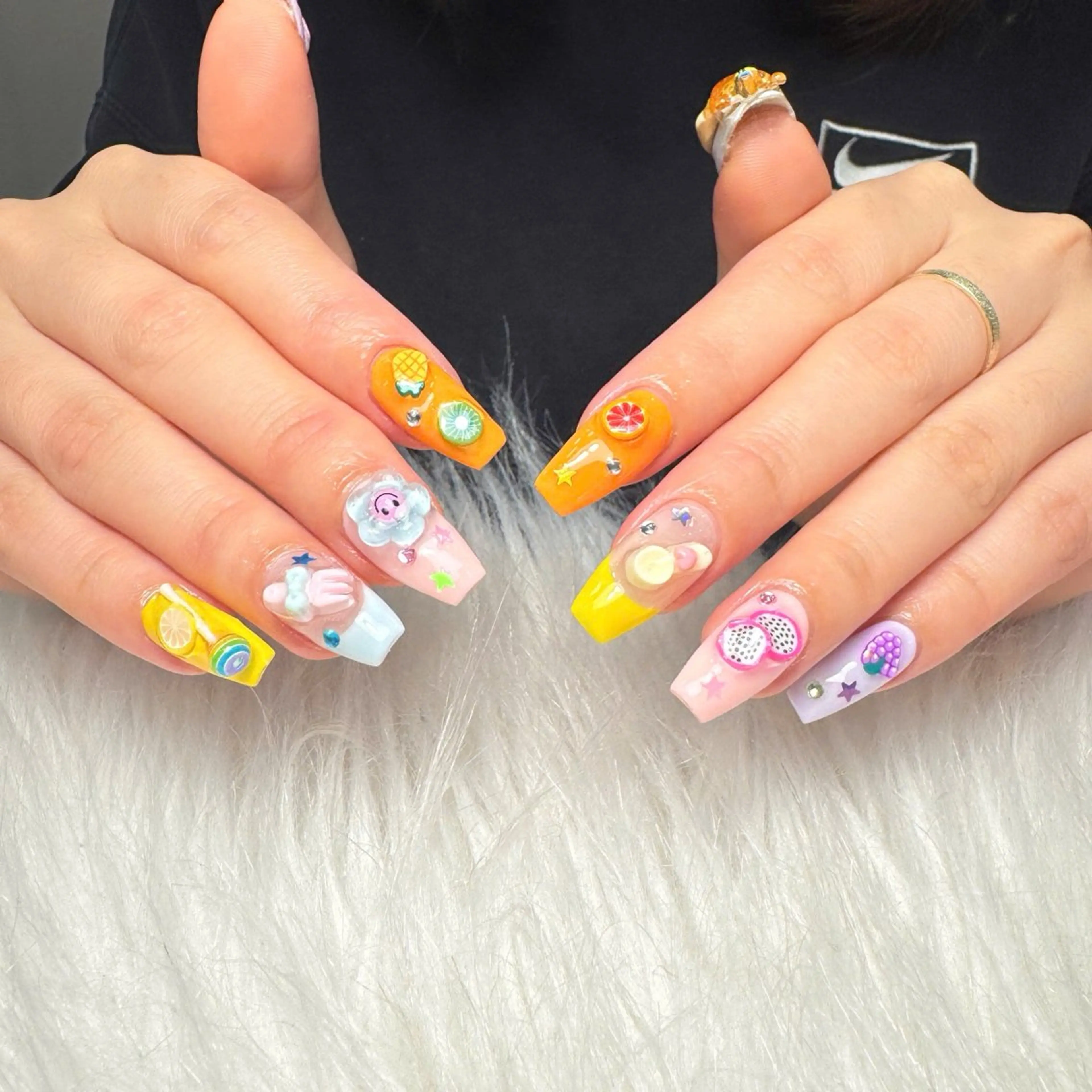 ネイル オーロラネイル 長さ出し フラッシュネイル フレンチネイル ジェルネイル Michi Nail Staffのネイルデザイン