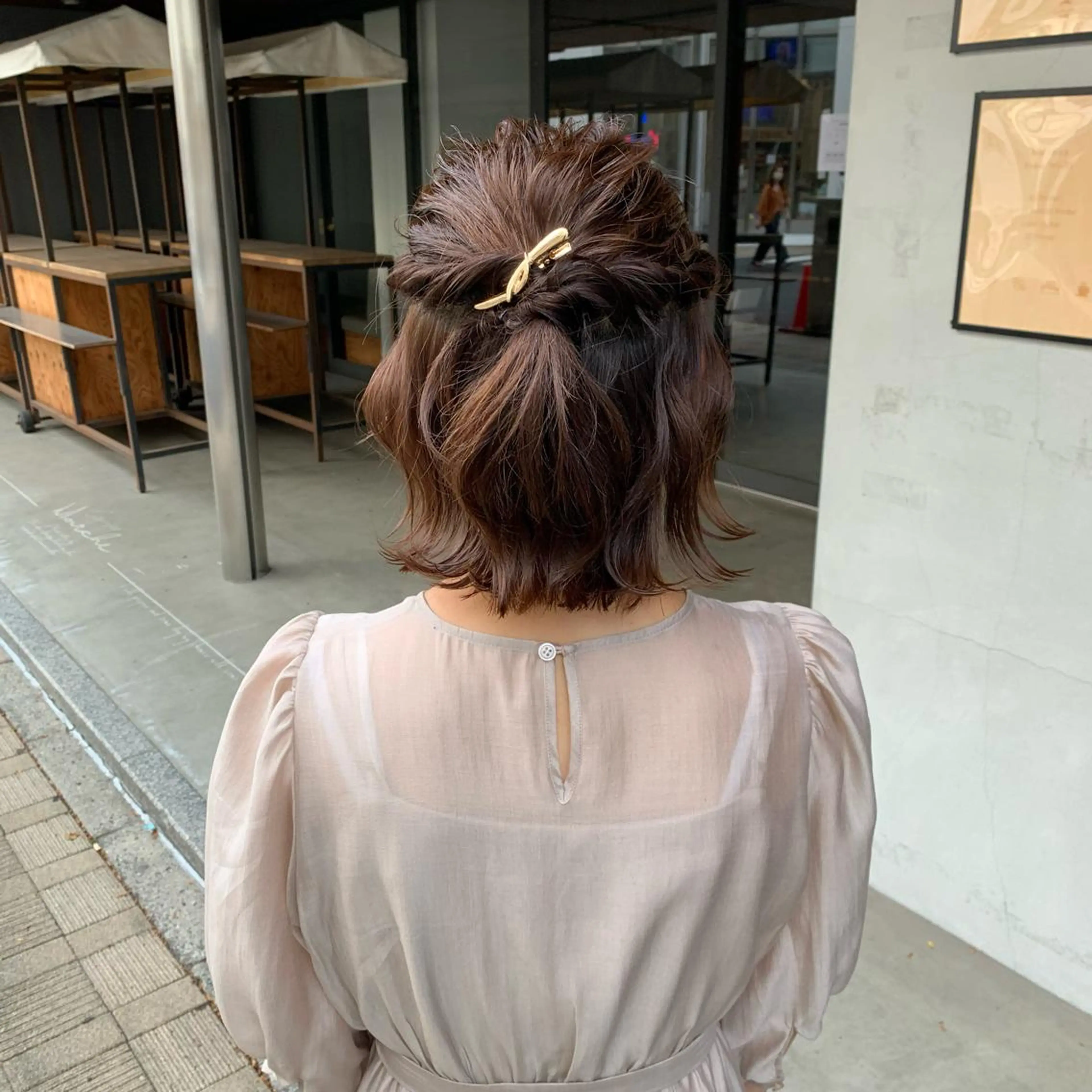 ヘアアレンジ 着付け SAKINO. ベージュカラーのヘアスタイル