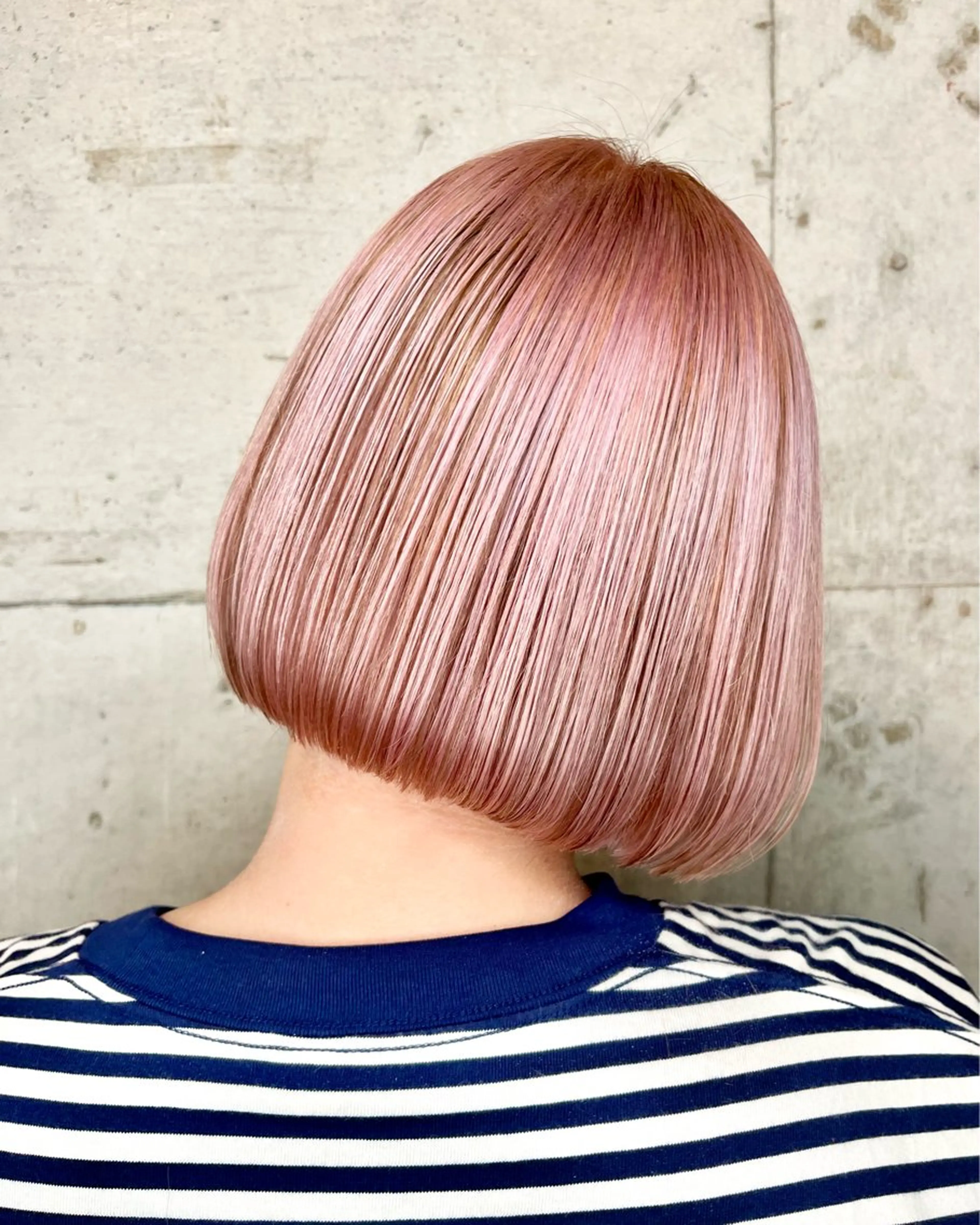 ミディアム カラー ベージュカラー インナーカラー ピンクカラー ピンクベージュ ヘアカラー 派手髪デザインカラー ヒロカのヘアスタイル