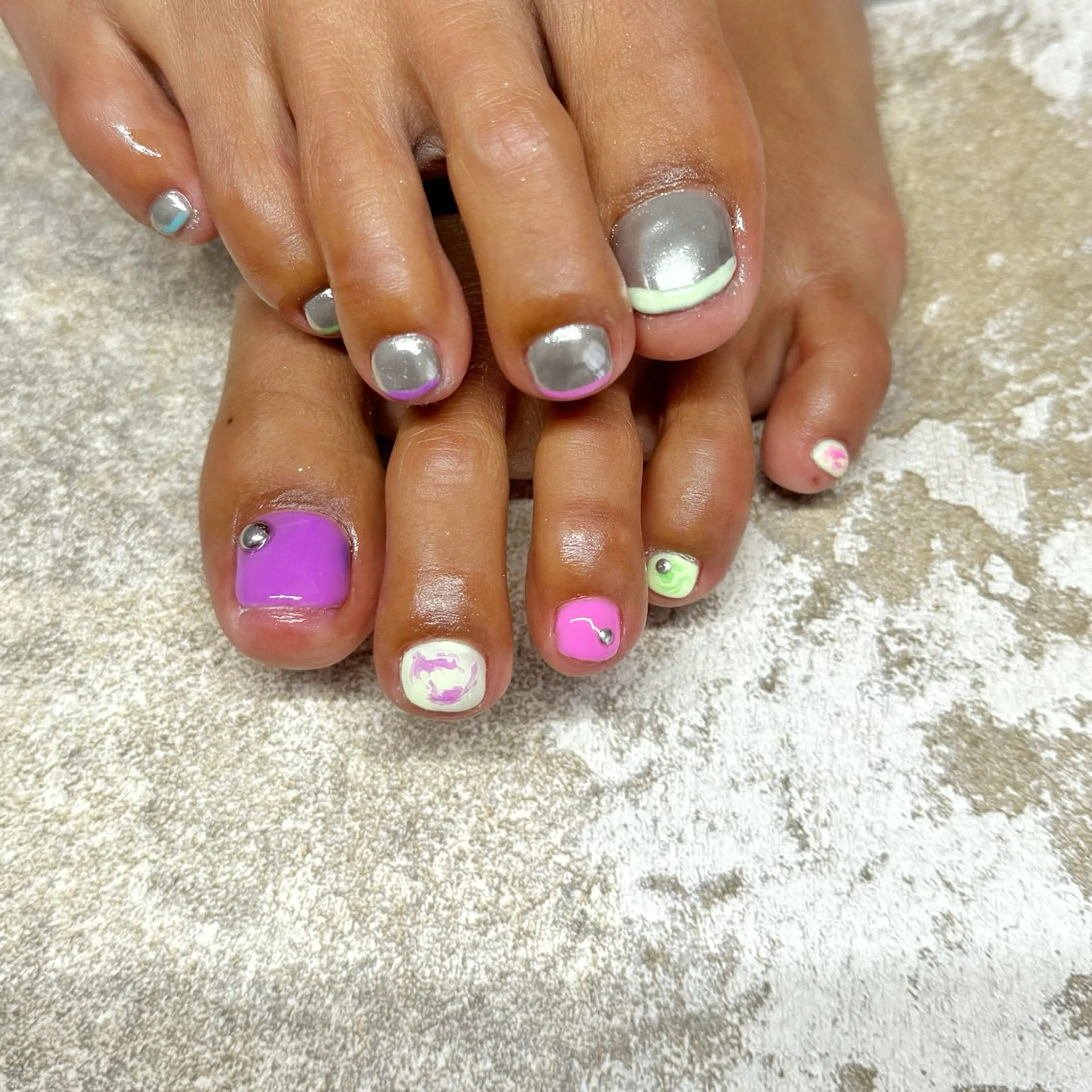 ネイル フットネイル マグネットネイル ミラーネイル ニュアンスネイル ワンカラーネイル jeu nail.のネイルデザイン