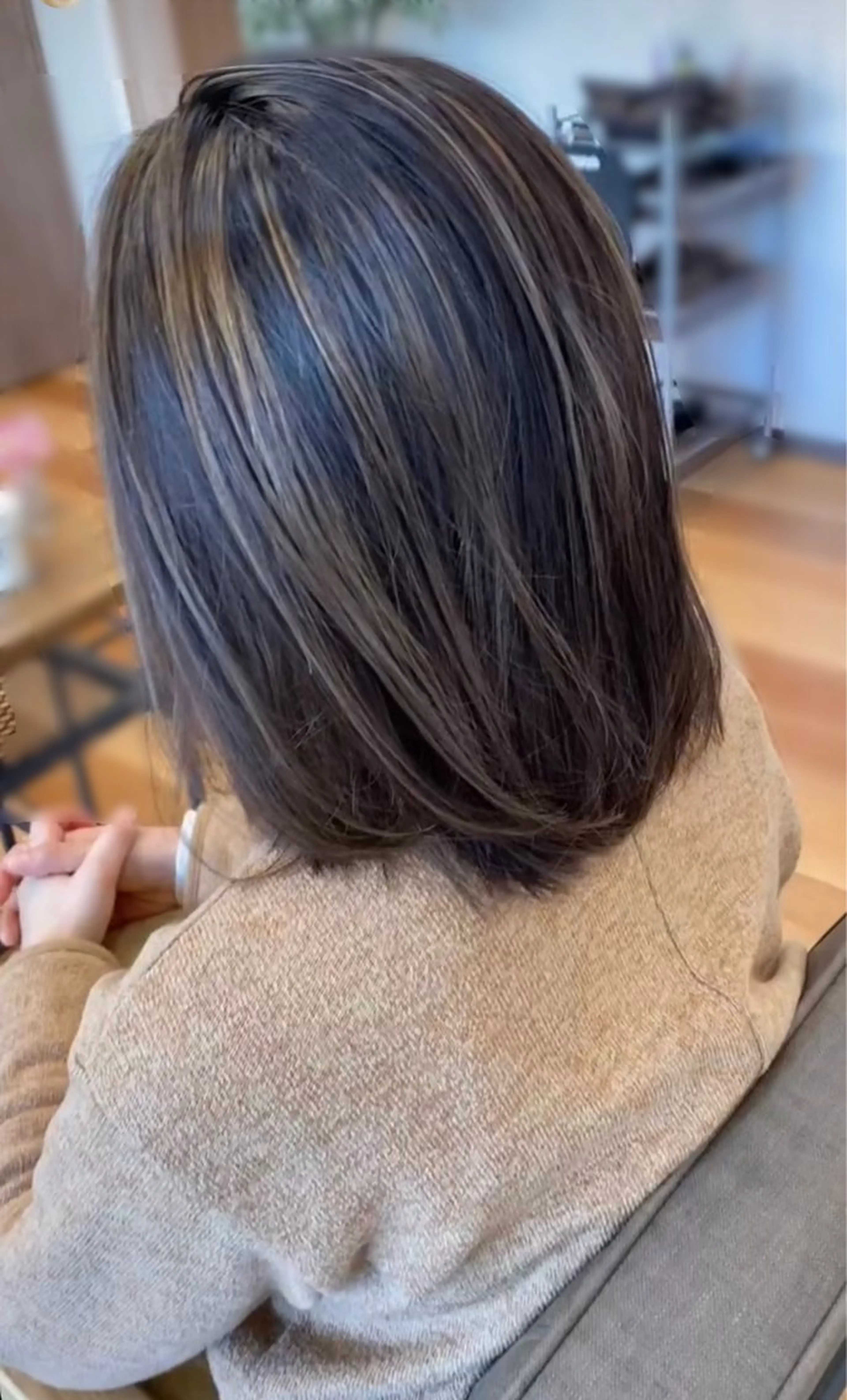 ミディアム lietovita 東海林のヘアスタイル