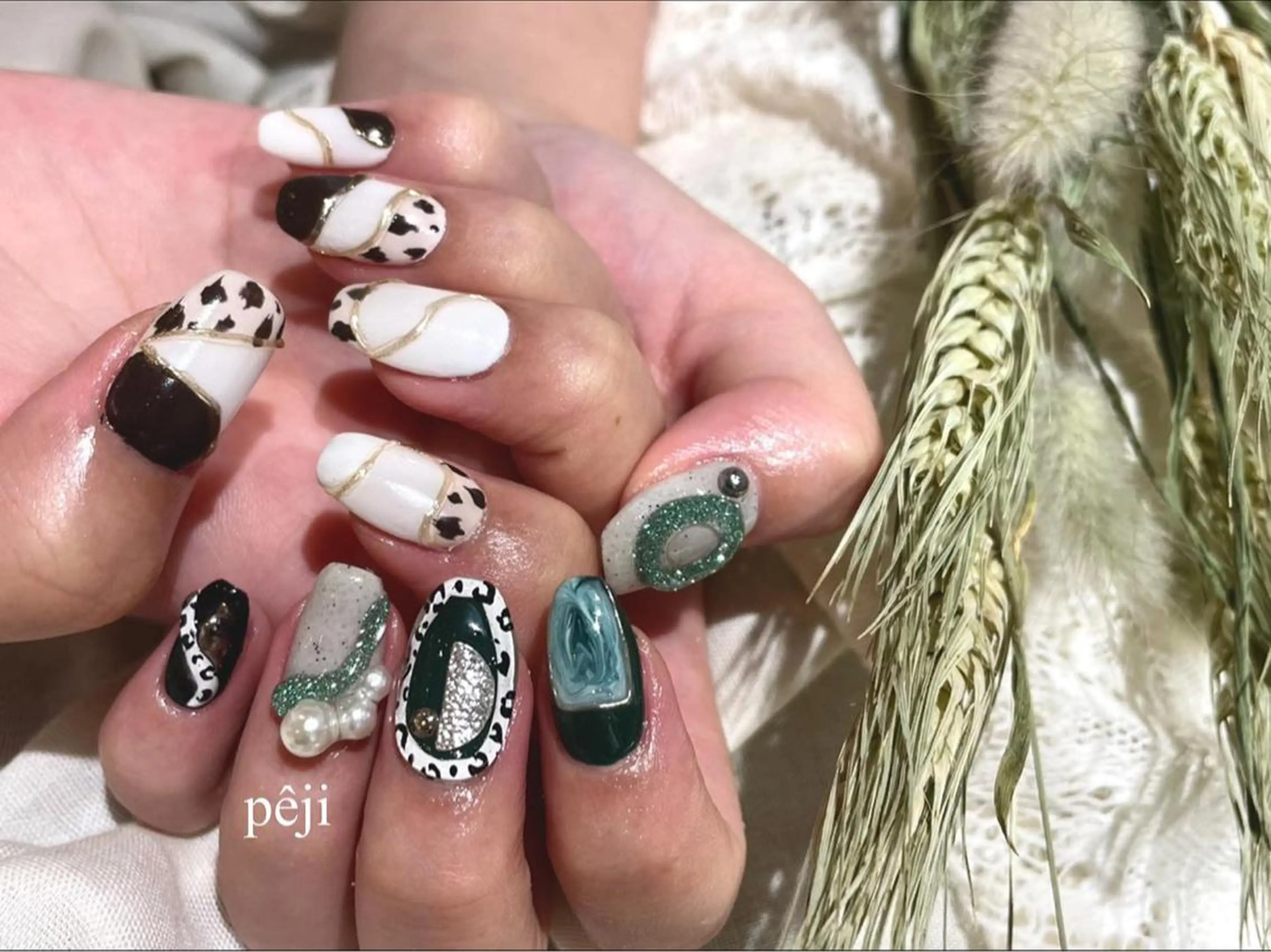 セミロング m kaori𓃟のネイルデザイン