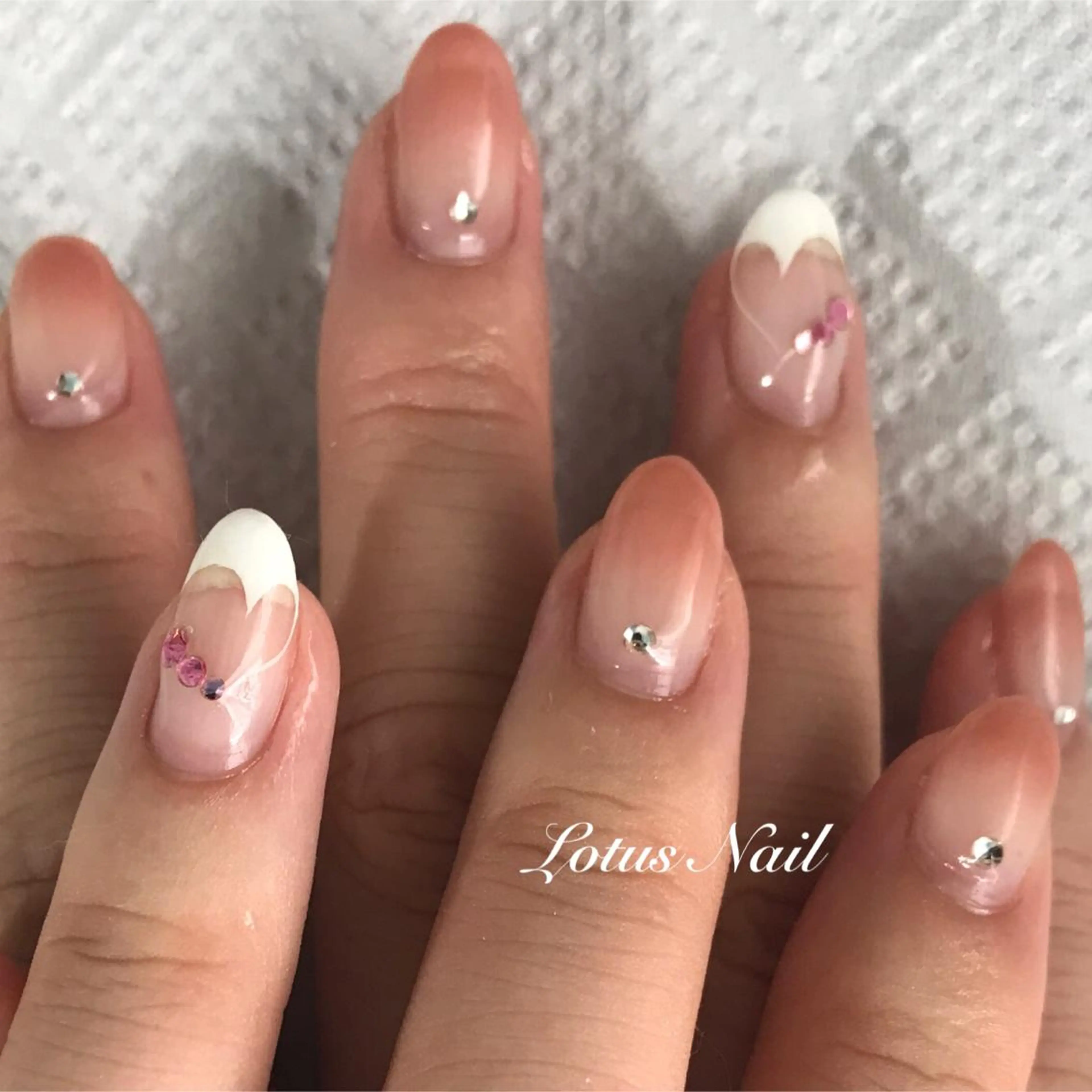 ネイル Lotus Nailのネイルデザイン
