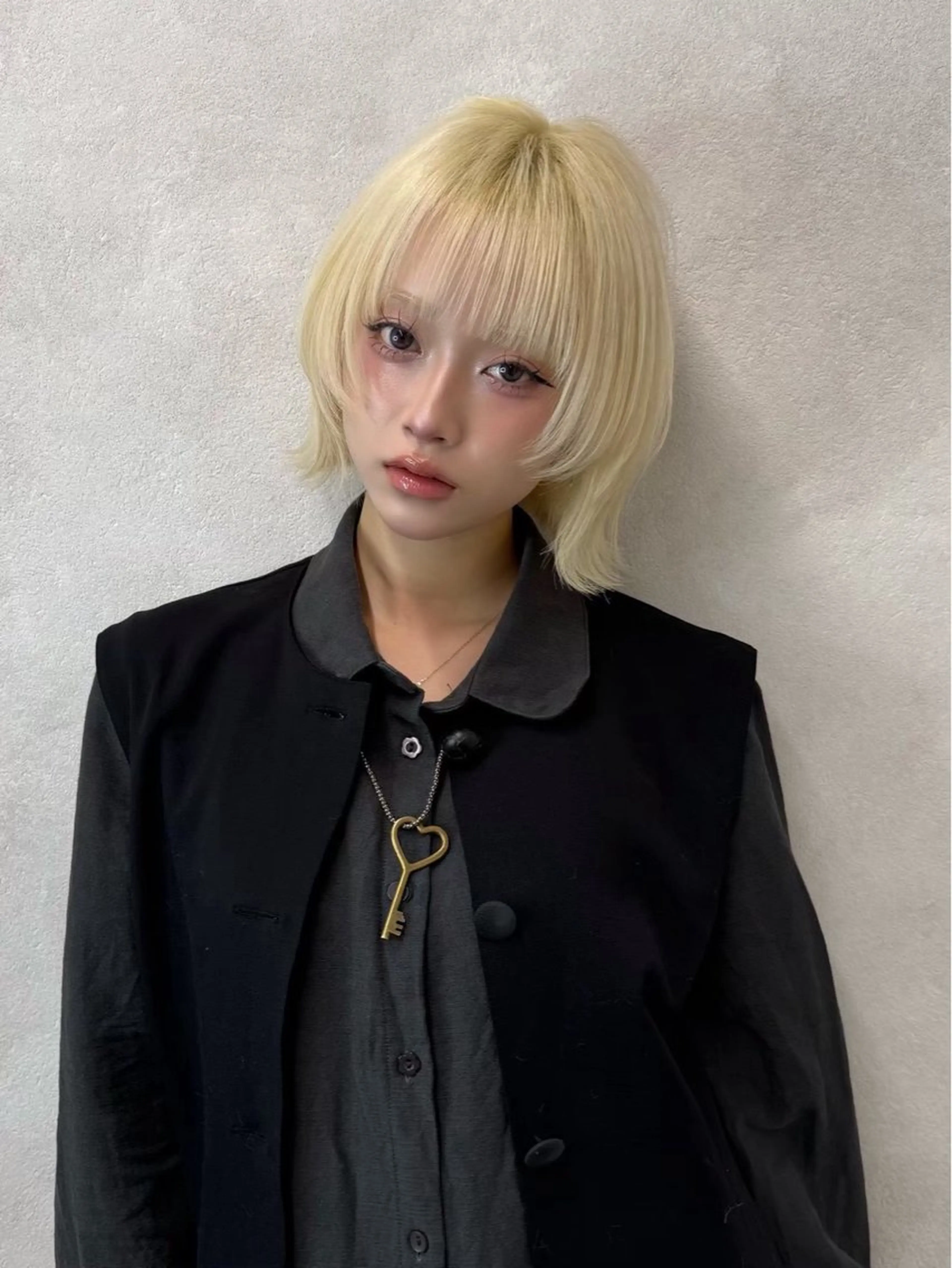 ショート 🔆ハイトーン 🔆AYAKAのヘアスタイル