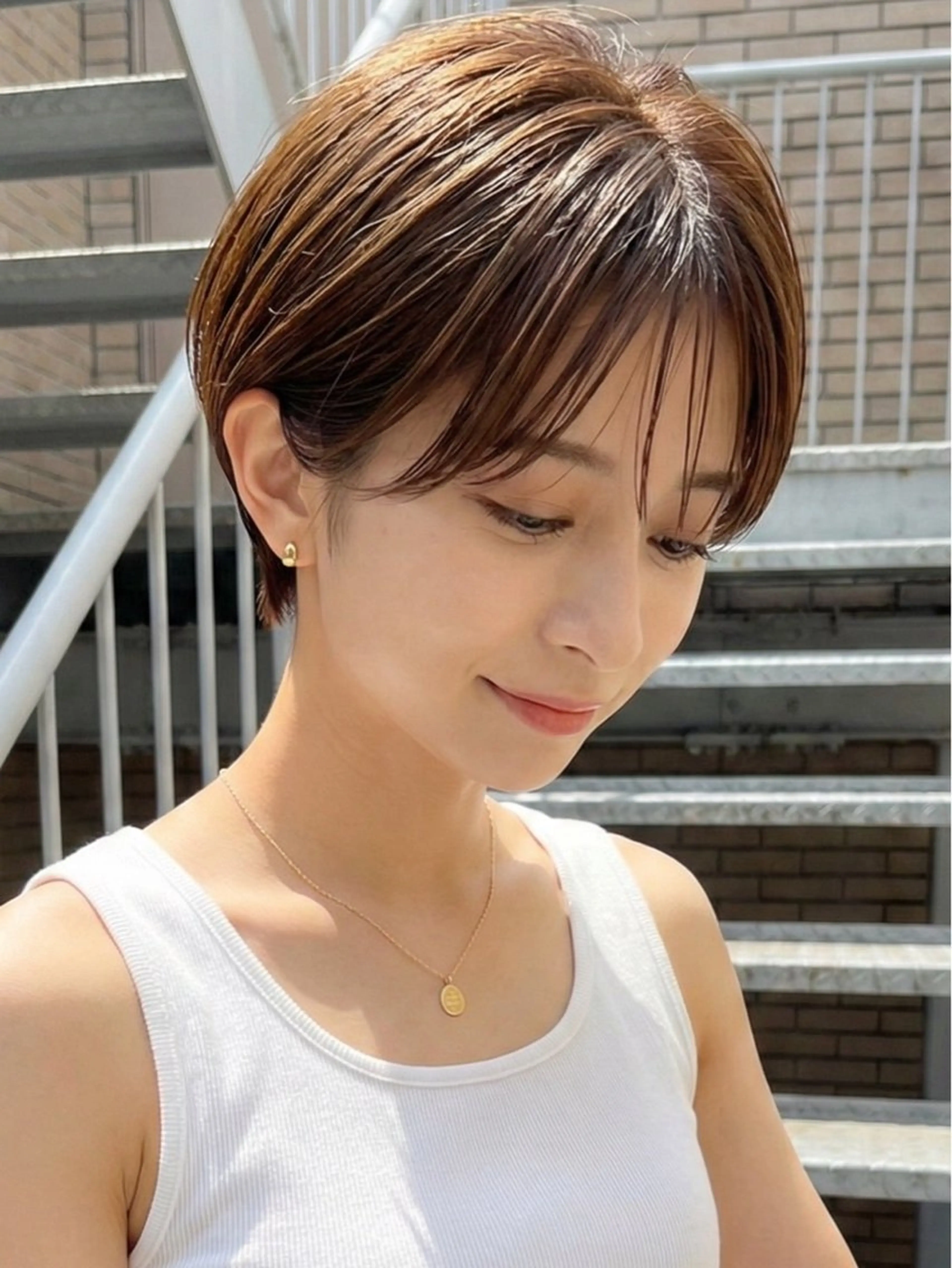 ショート カラー ヘアカラー トリートメント Rowel ローウェルのヘアスタイル