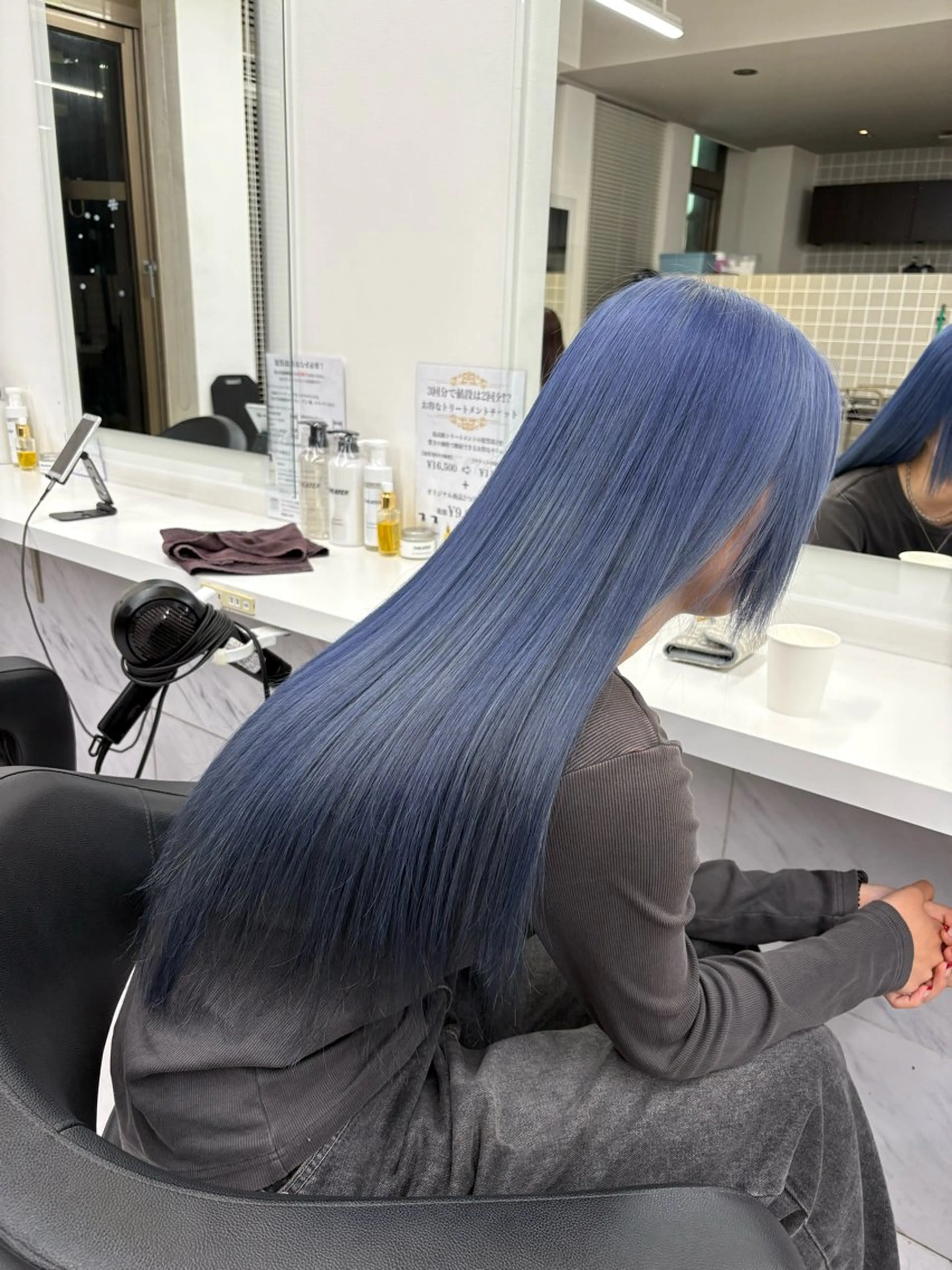 カラー ヘアカラー トリートメント 透明感ベージュ🤎 ナチュラルレイヤーのヘアスタイル