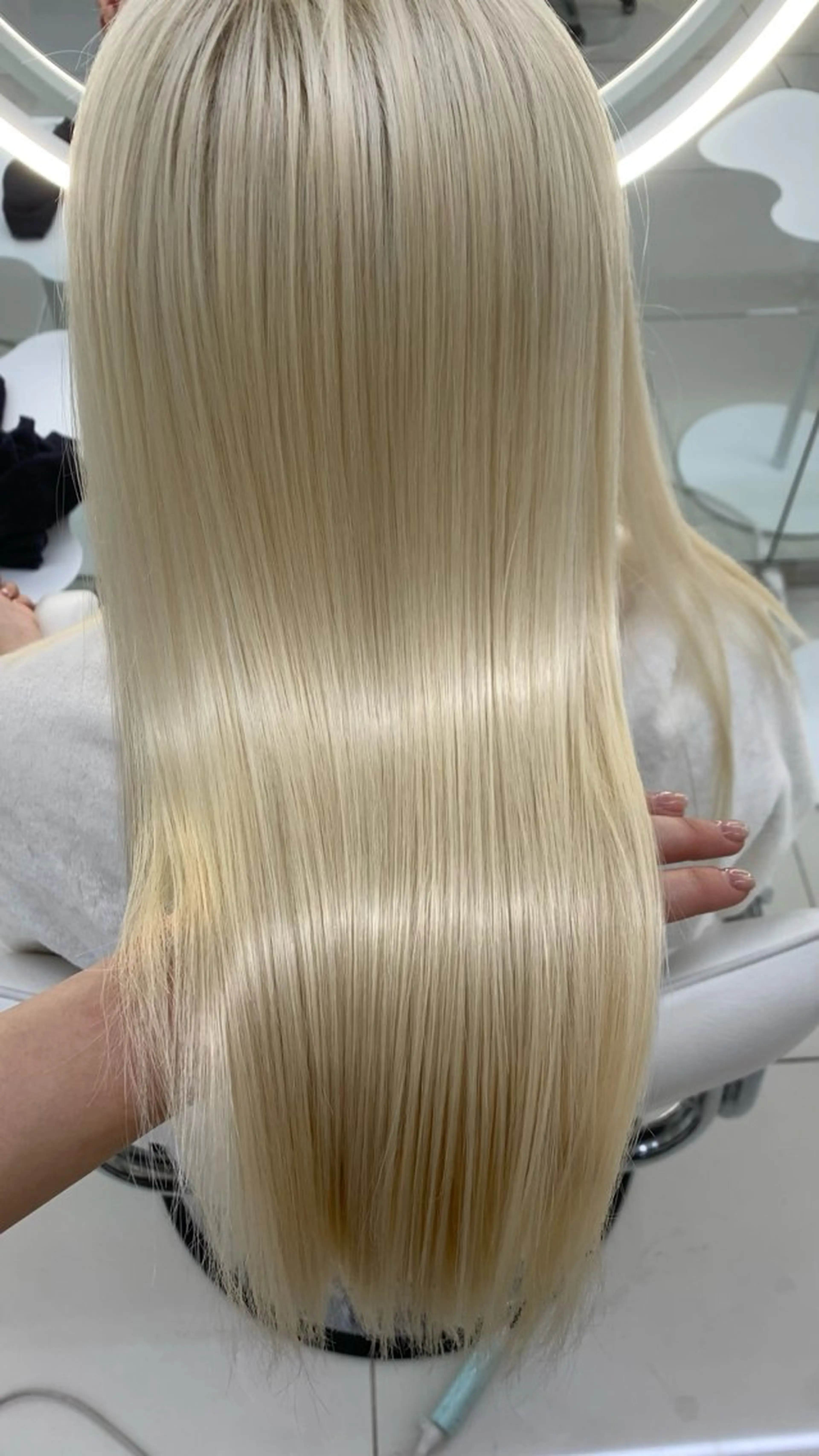 ロング ANN GAGA 心斎橋/ハイトーンのヘアスタイル