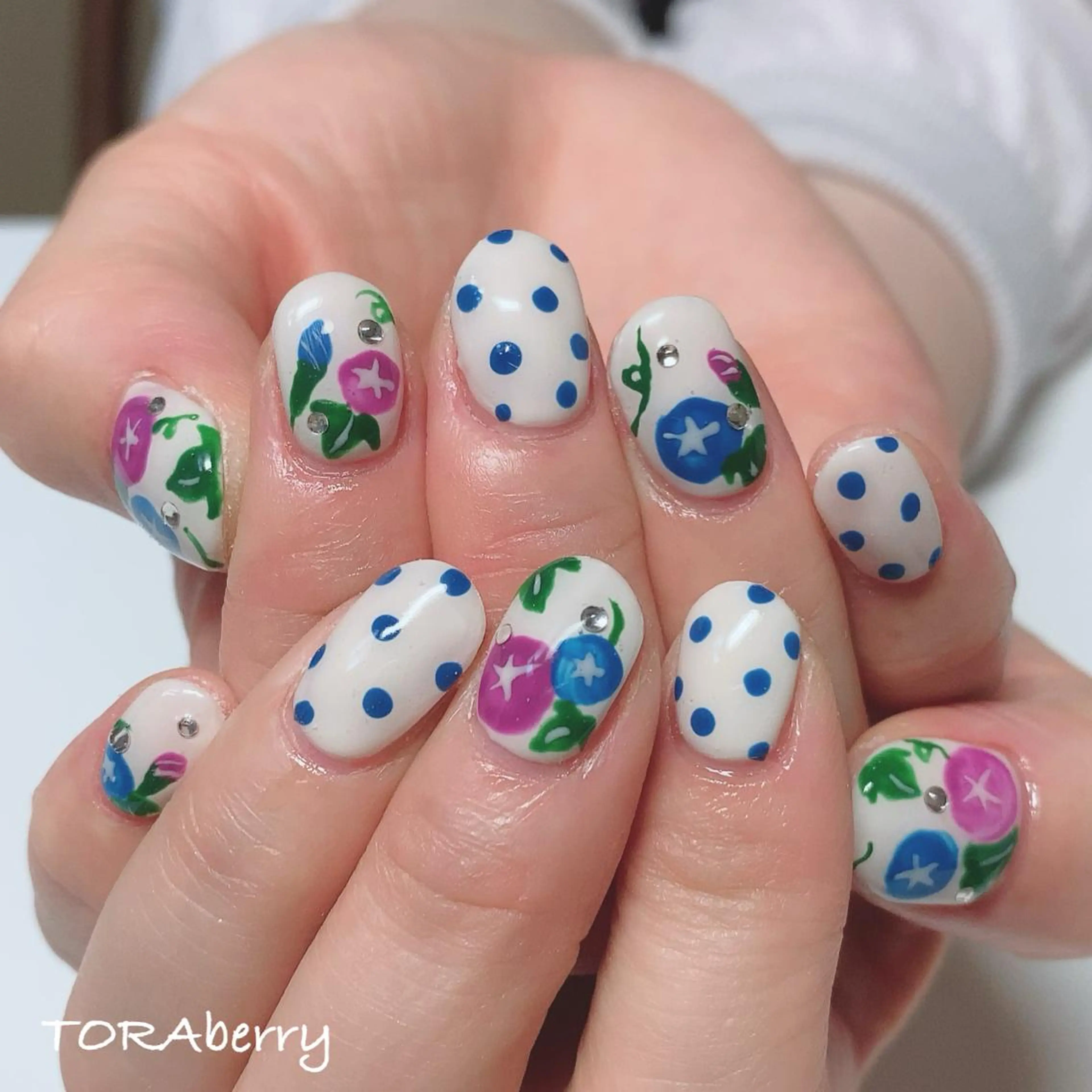 ネイル ネイリスト なつみのネイルデザイン