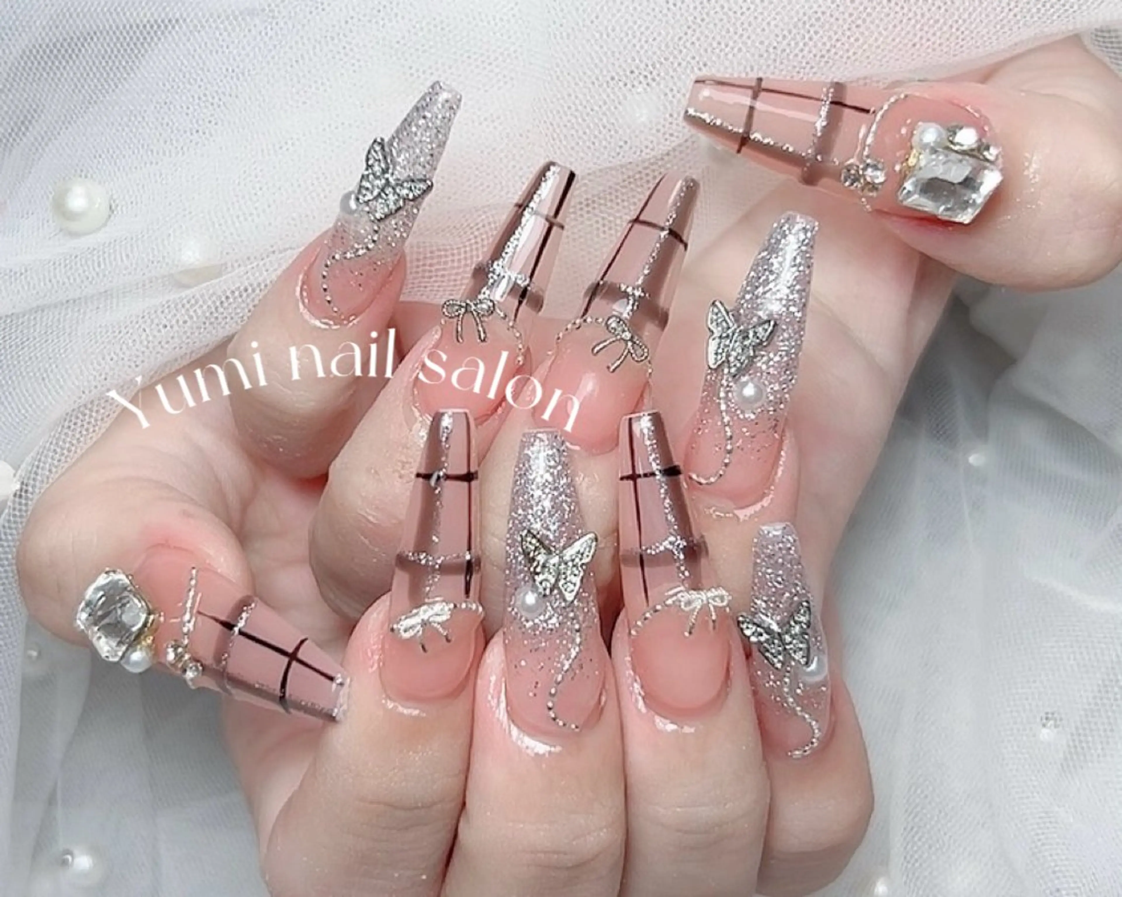 ネイル shineジェル& チップ長さだしのネイルデザイン