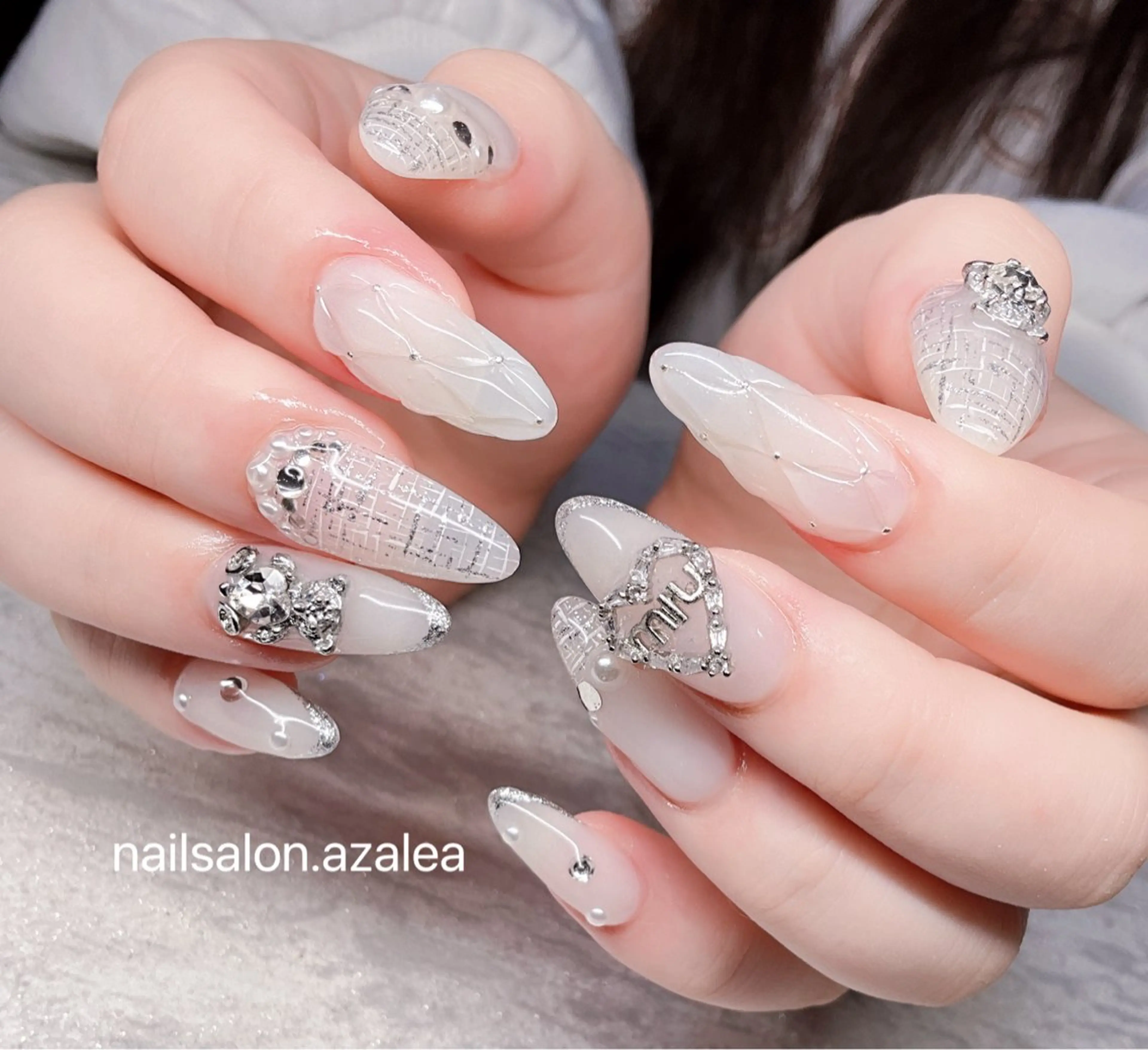 ネイル ハンドネイル R inのネイルデザイン