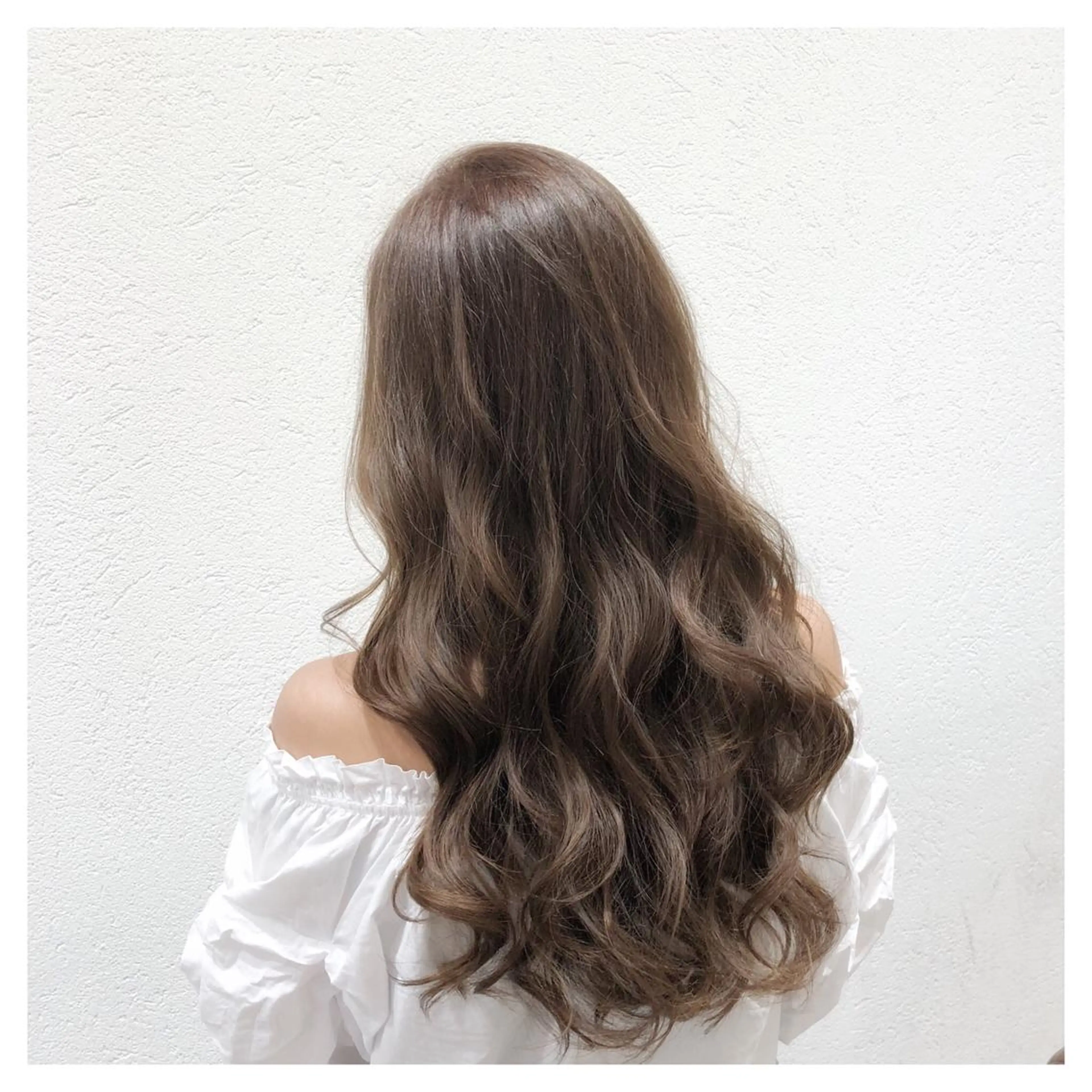 ロング カラー biscohair 髪にドラマを。のヘアスタイル
