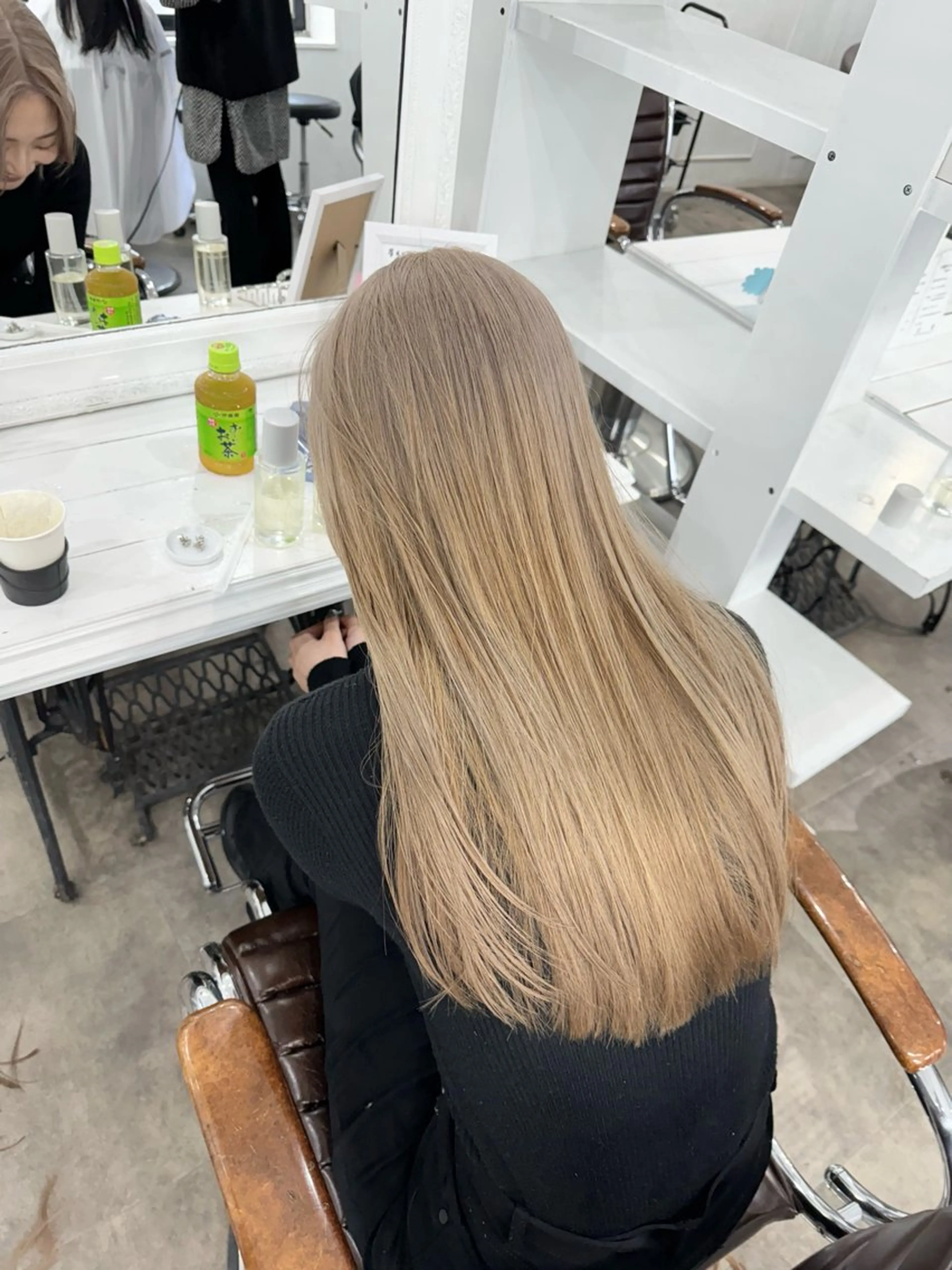 ロング カラー バレイヤージュ ミストバング ベージュカラー ブリーチ 抜きっぱなしブロンド 札幌ブリーチカラー/ ダブルカラー/ドイのヘアスタイル