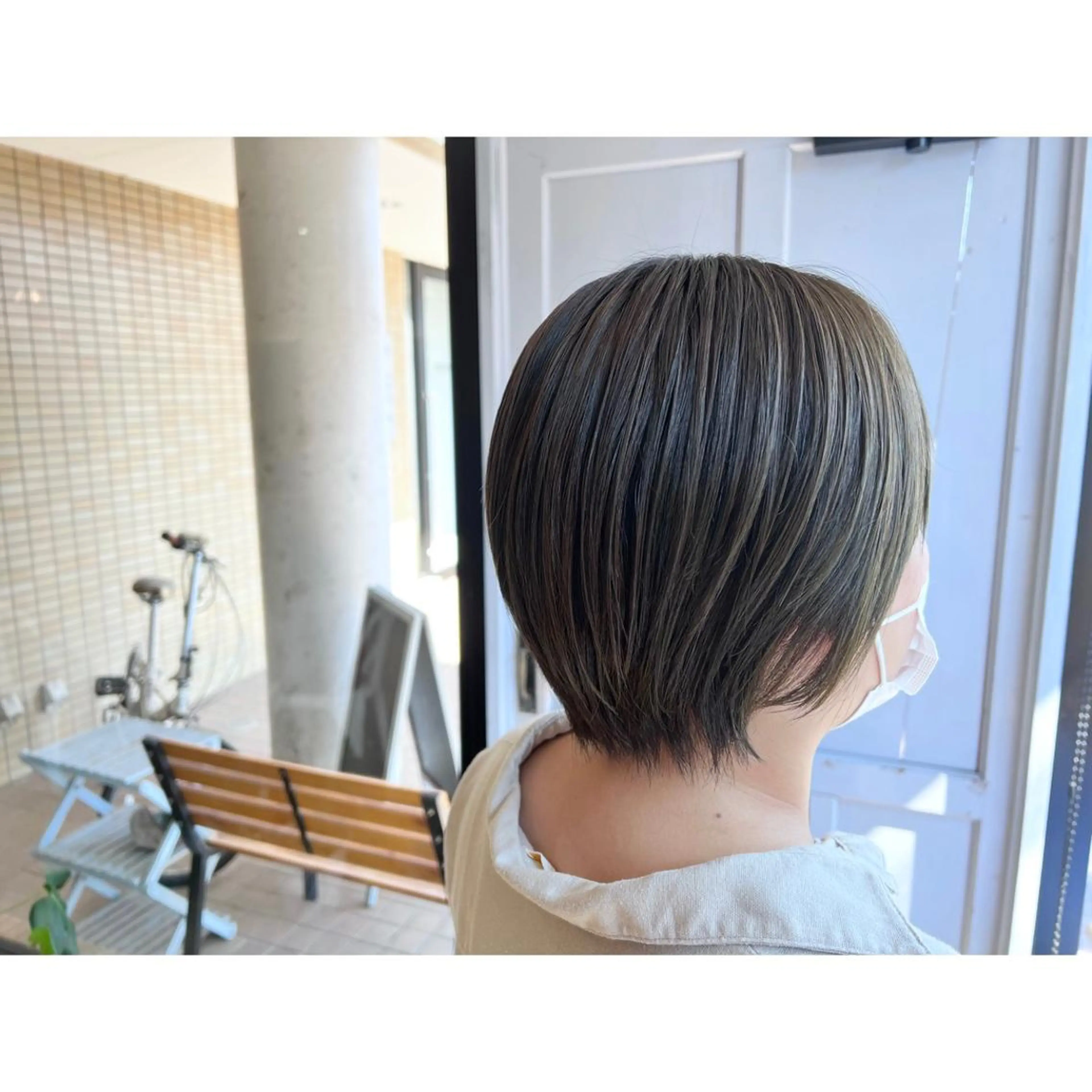 ショート カラー グレージュ オリーブグレージュ オリーブグレー ヘアカラー トリートメント ツキダテ ユイのヘアスタイル